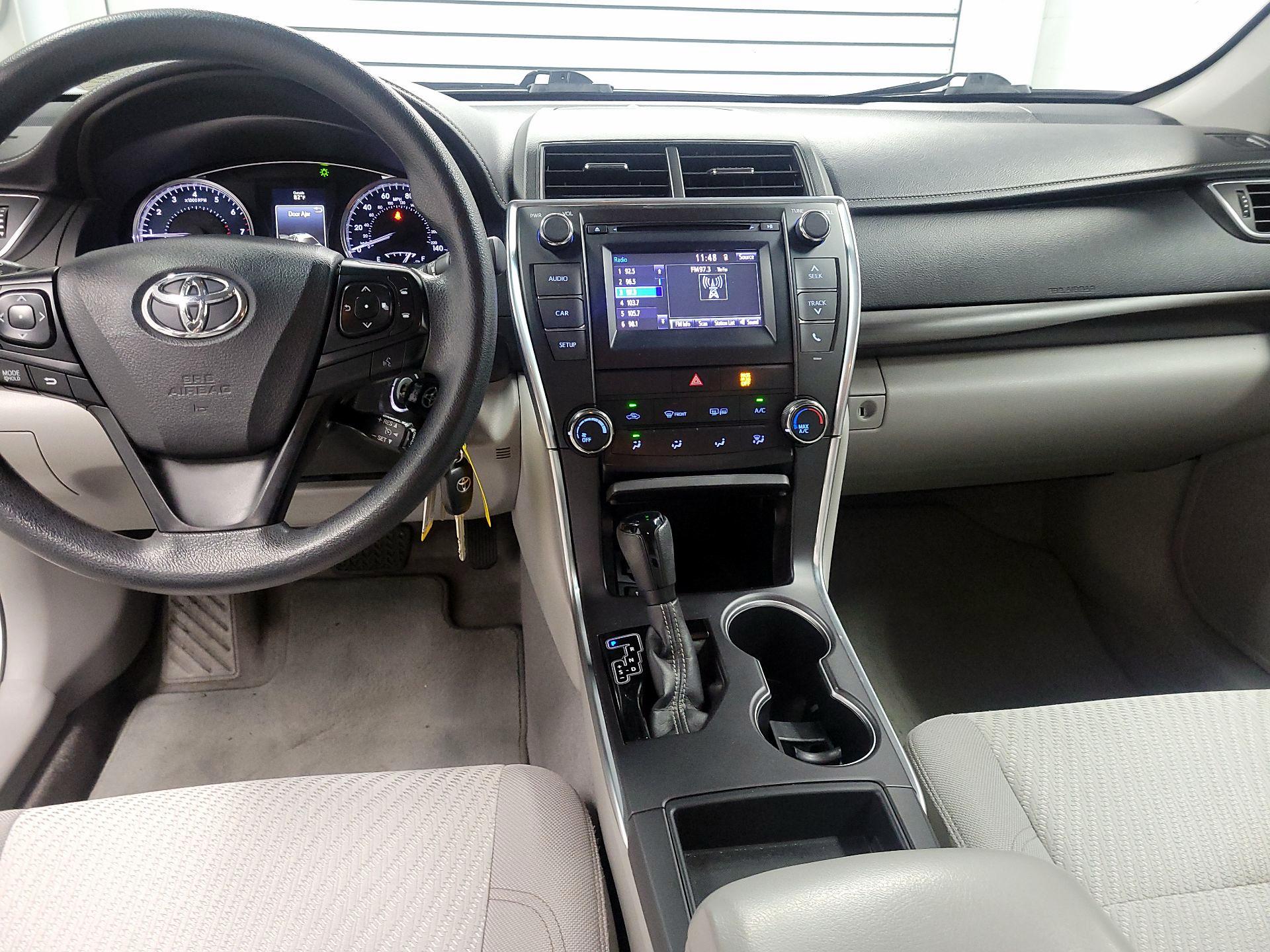 Thumbnail: 2017 Toyota Camry - 9