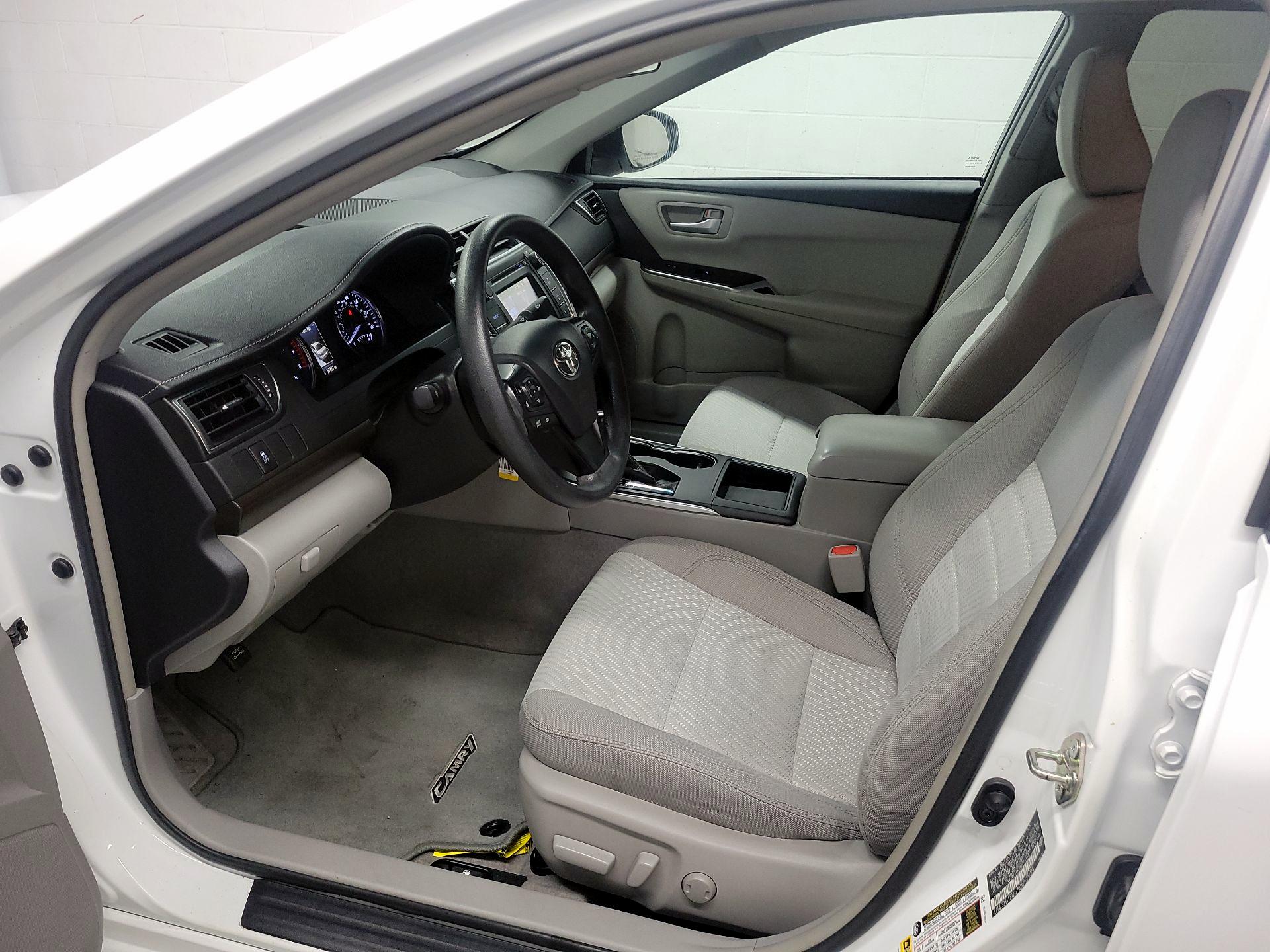 Thumbnail: 2017 Toyota Camry - 11