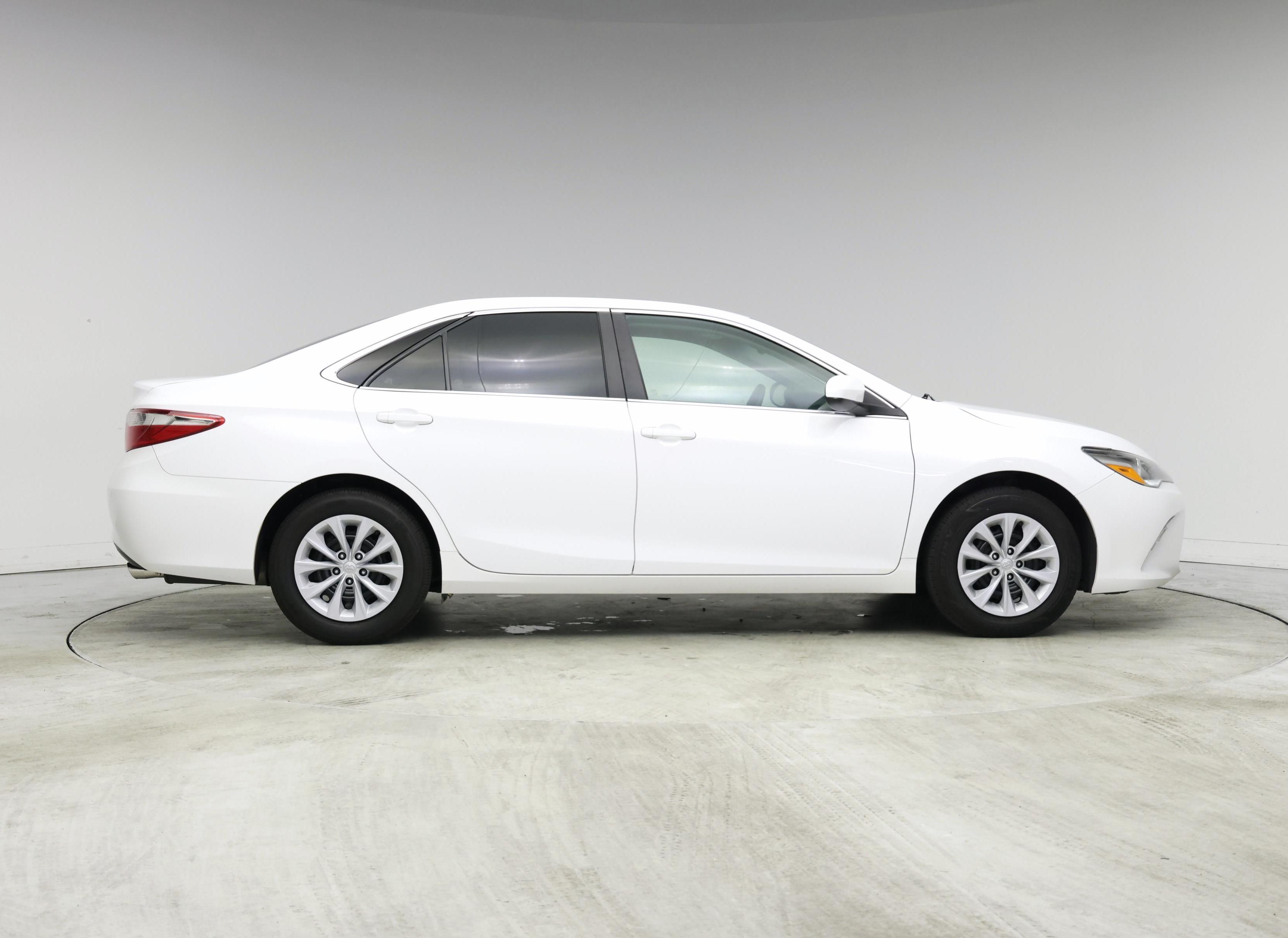 Thumbnail: 2017 Toyota Camry - 7