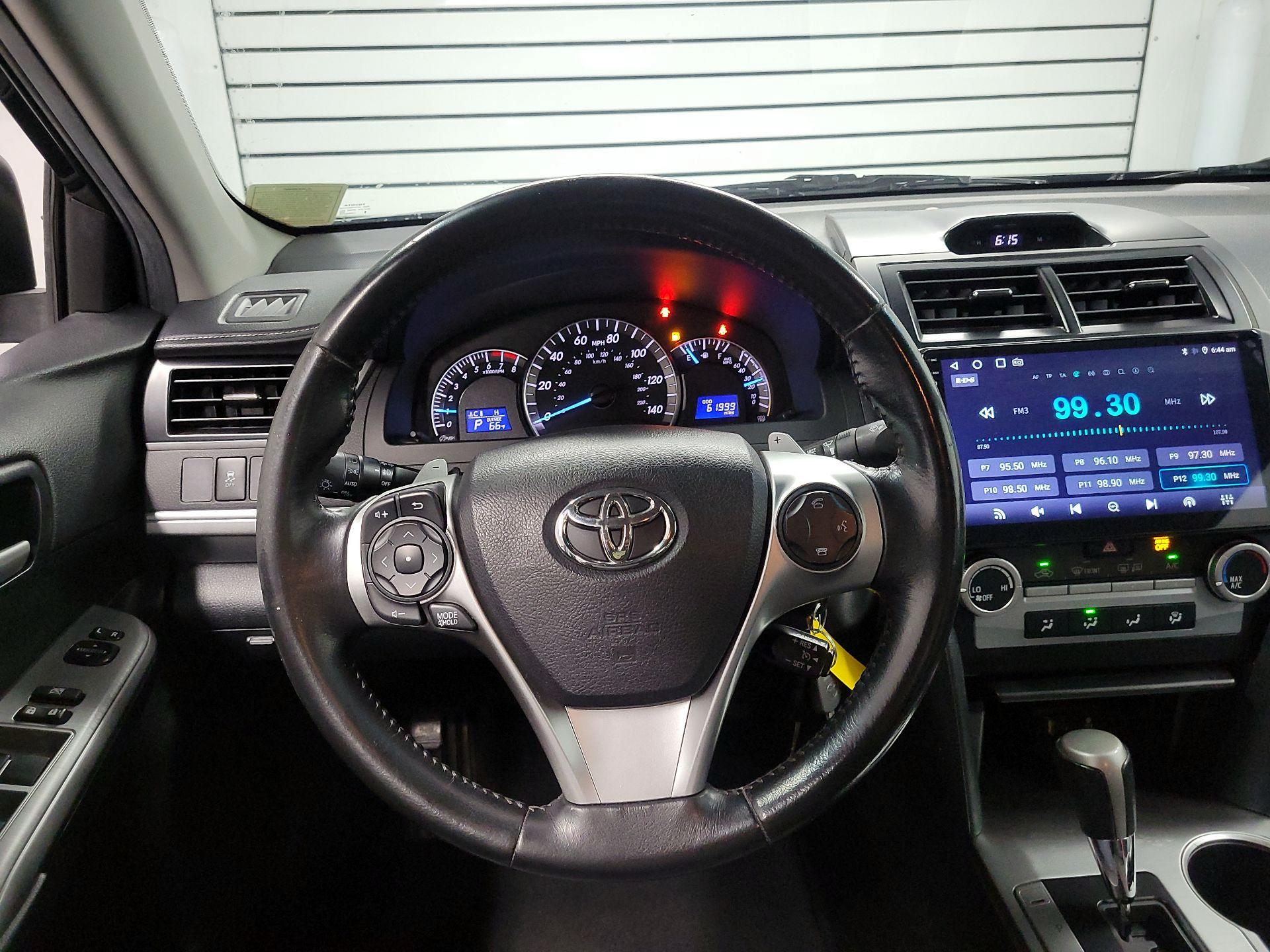 Thumbnail: 2014 Toyota Camry - 10