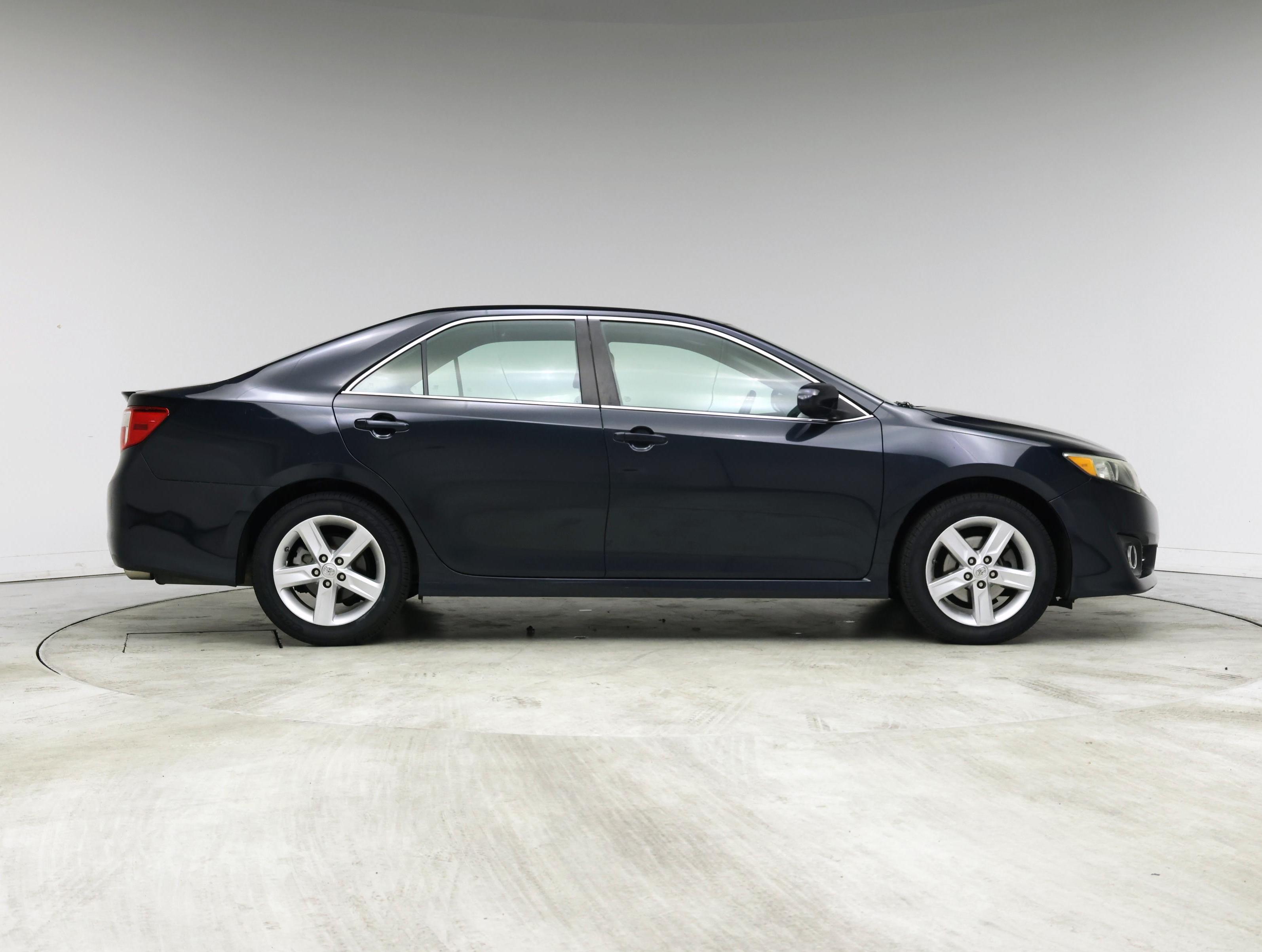 Thumbnail: 2014 Toyota Camry - 7