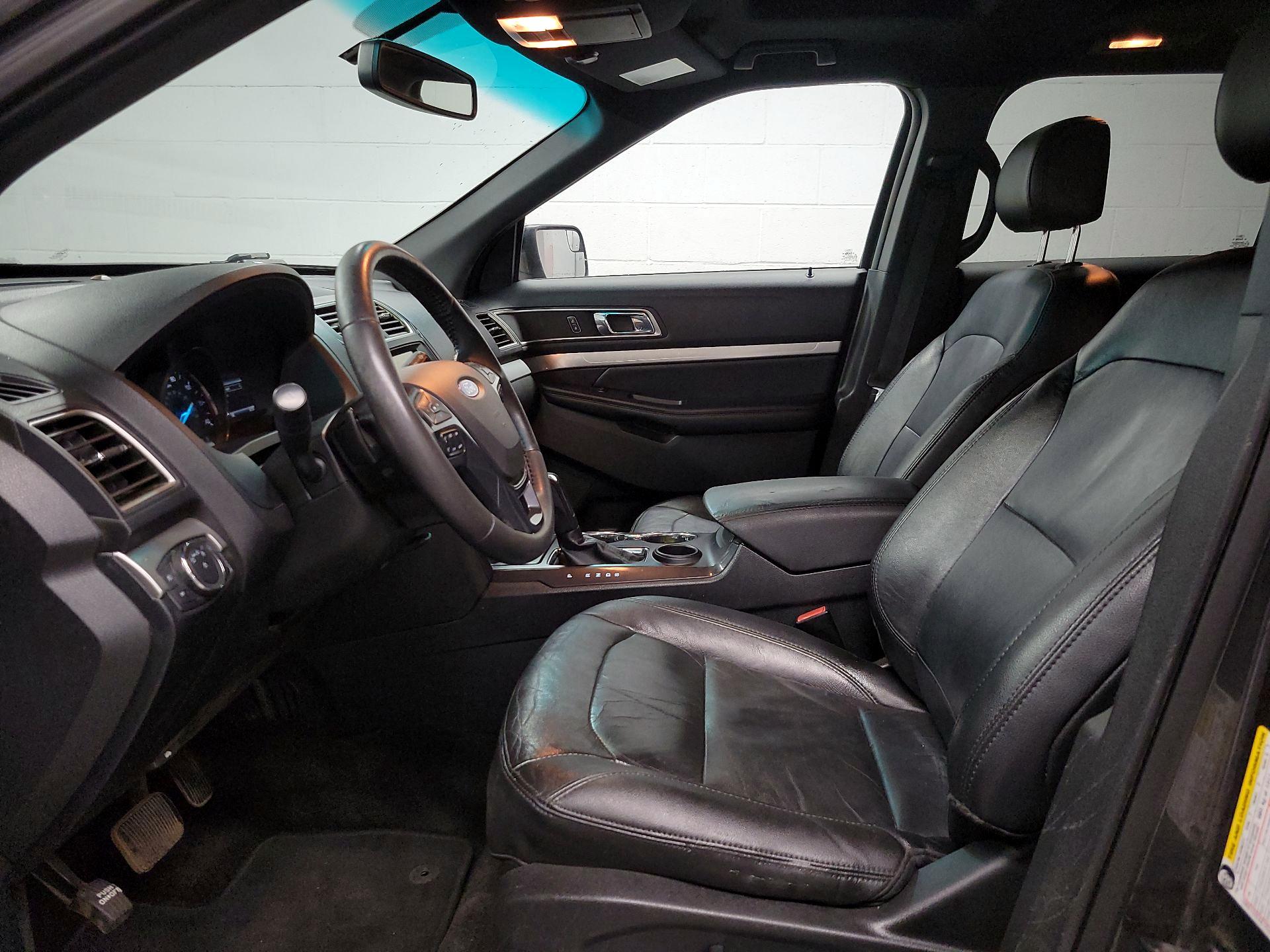 Thumbnail: 2016 Ford Explorer - 11