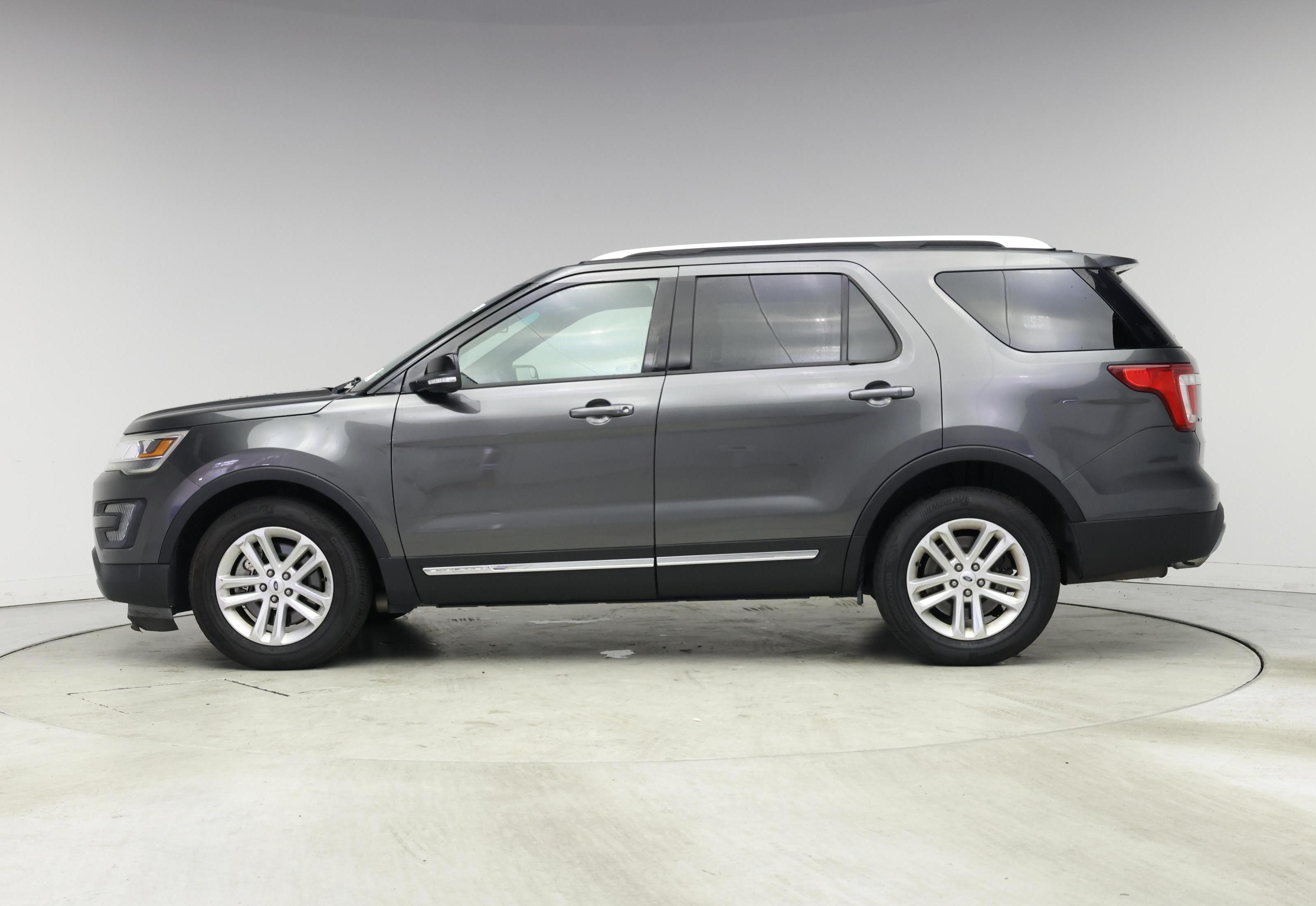 Thumbnail: 2016 Ford Explorer - 3