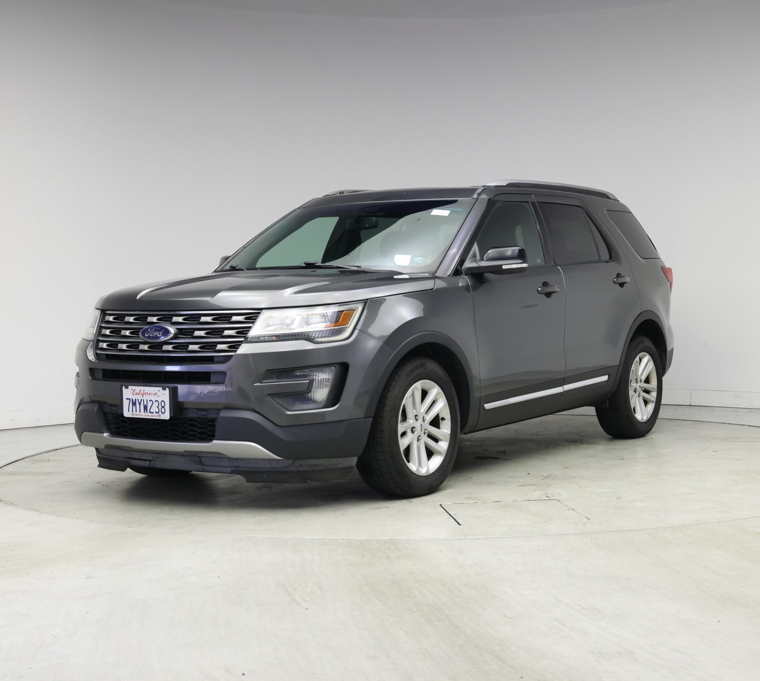 Thumbnail: 2016 Ford Explorer - 4