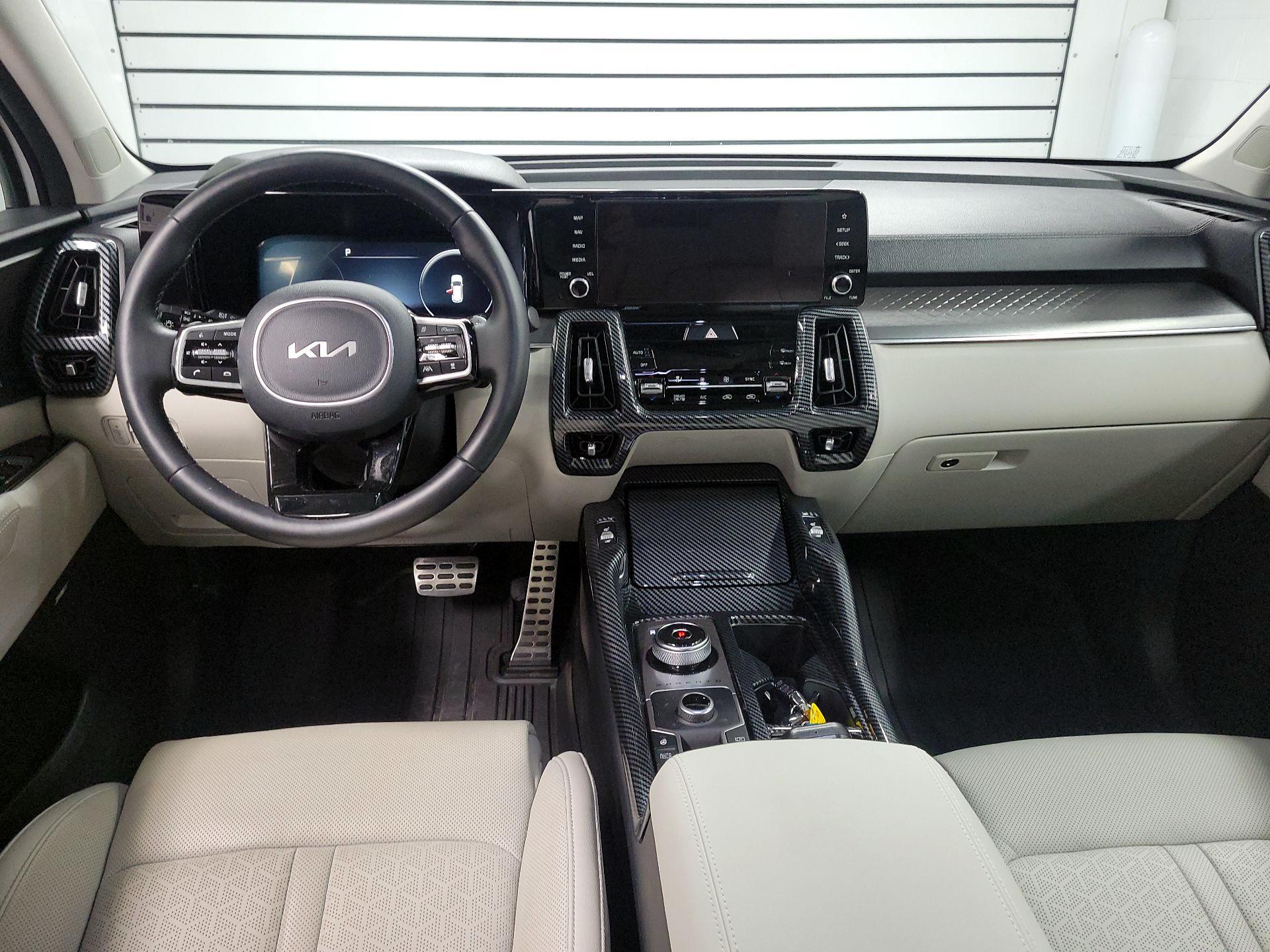 Thumbnail: 2023 Kia Sorento - 9
