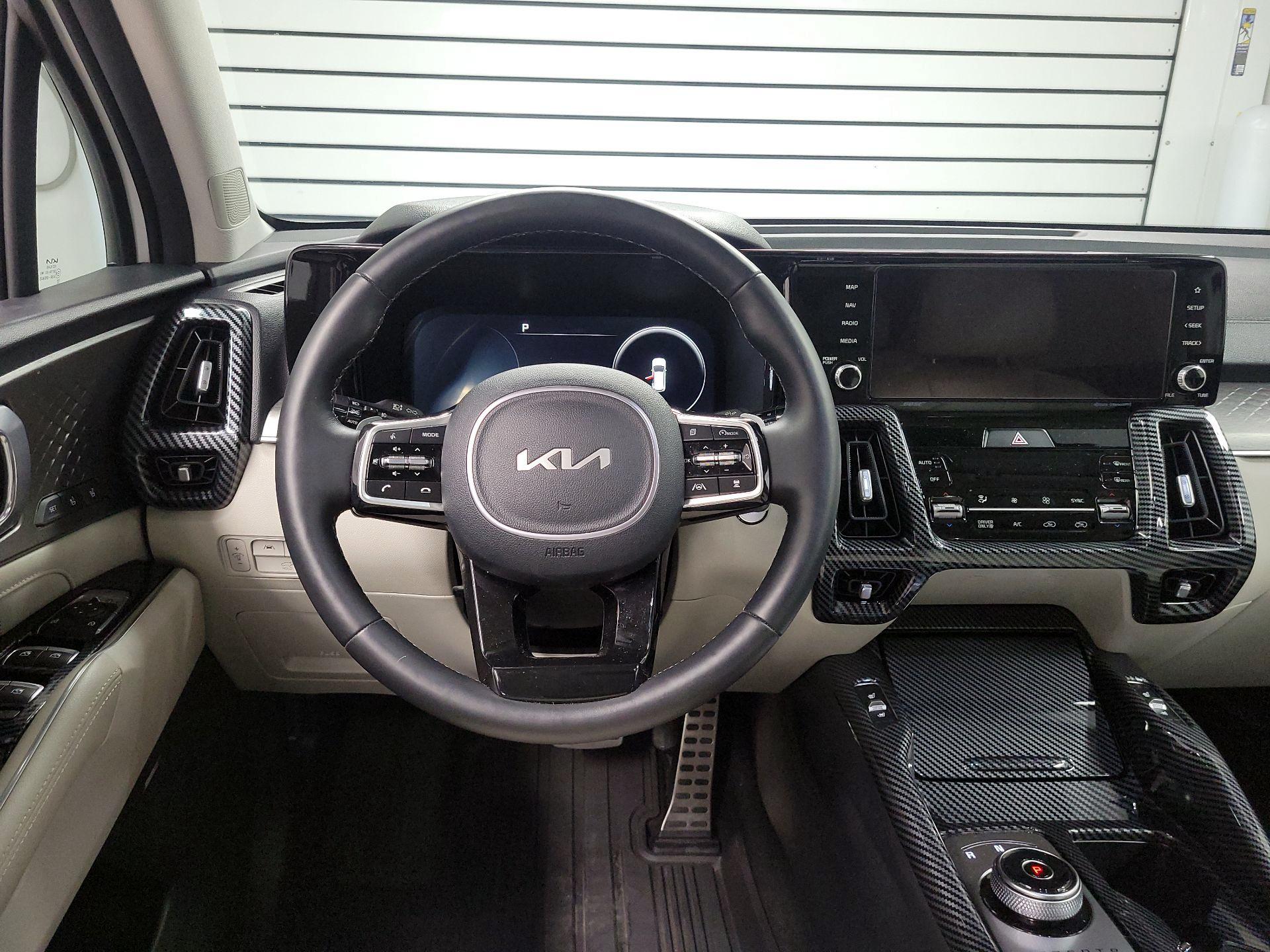 Thumbnail: 2023 Kia Sorento - 10