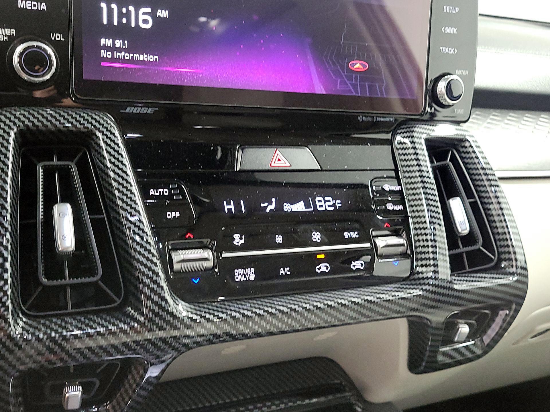 Thumbnail: 2023 Kia Sorento - 16