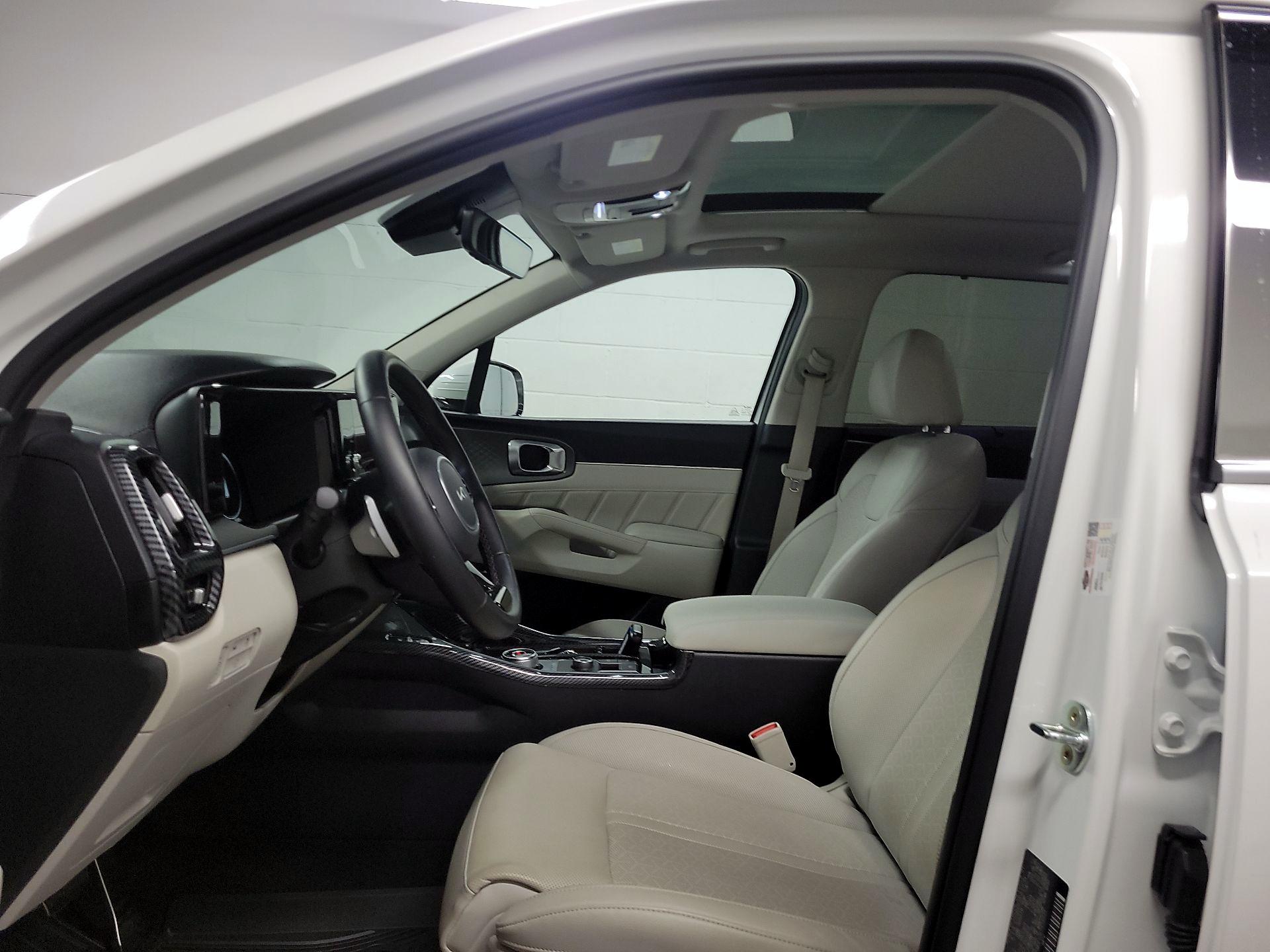 Thumbnail: 2023 Kia Sorento - 19