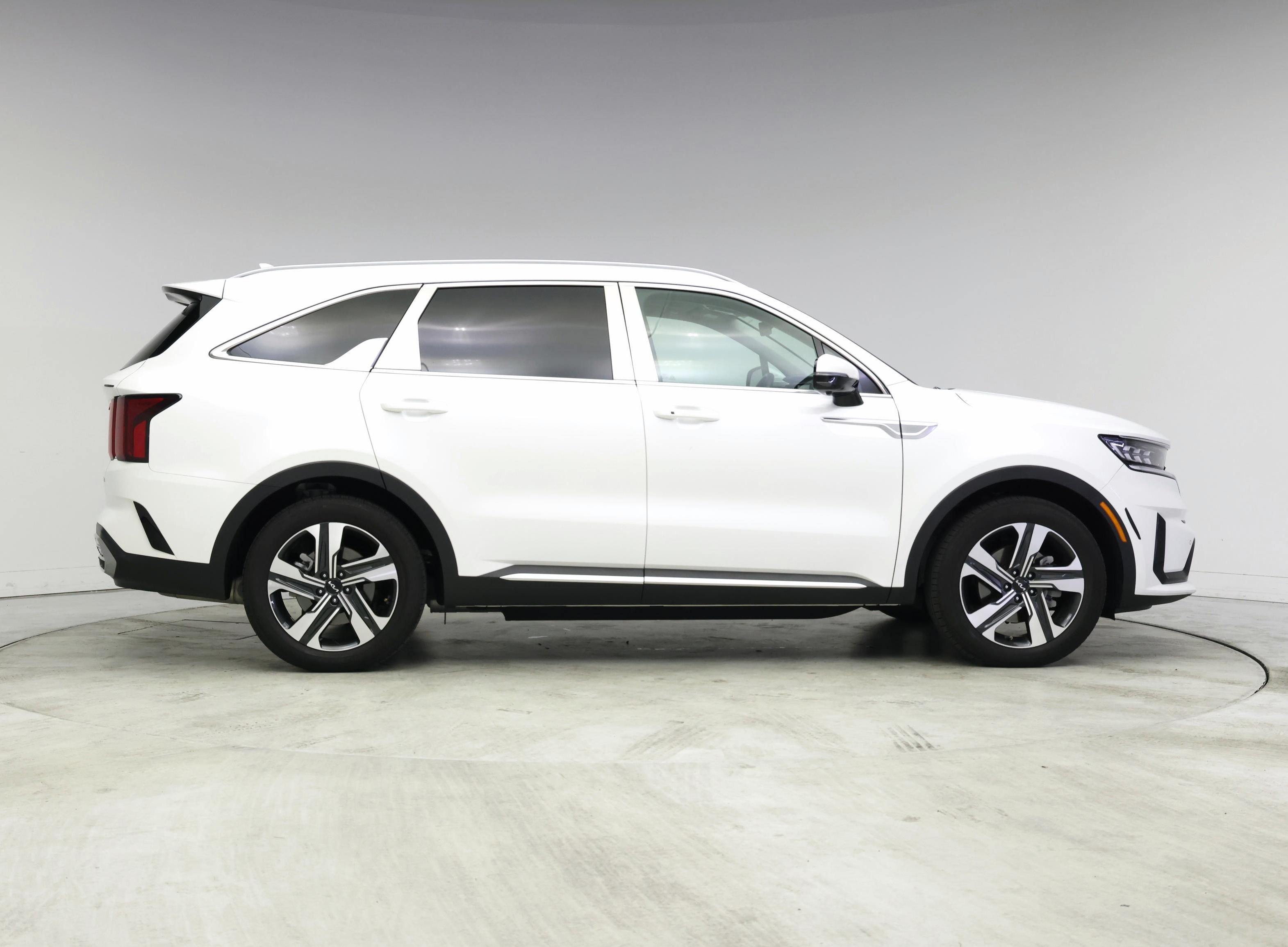 Thumbnail: 2023 Kia Sorento - 7