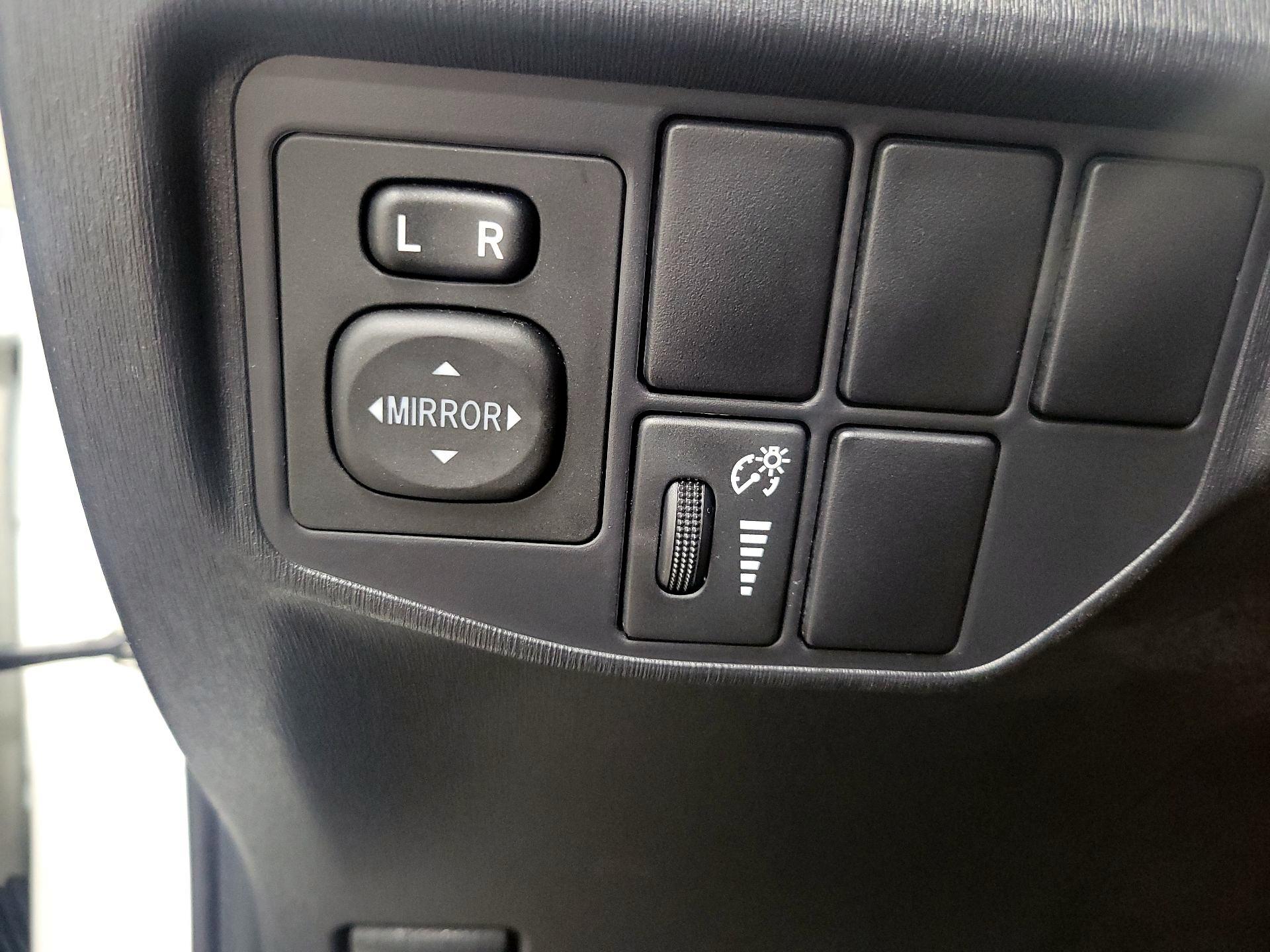 Thumbnail: 2015 Toyota Prius - 13