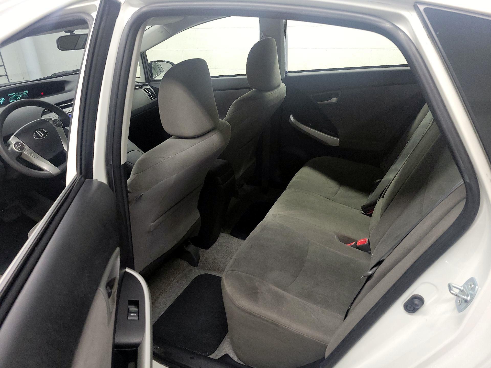 Thumbnail: 2015 Toyota Prius - 19
