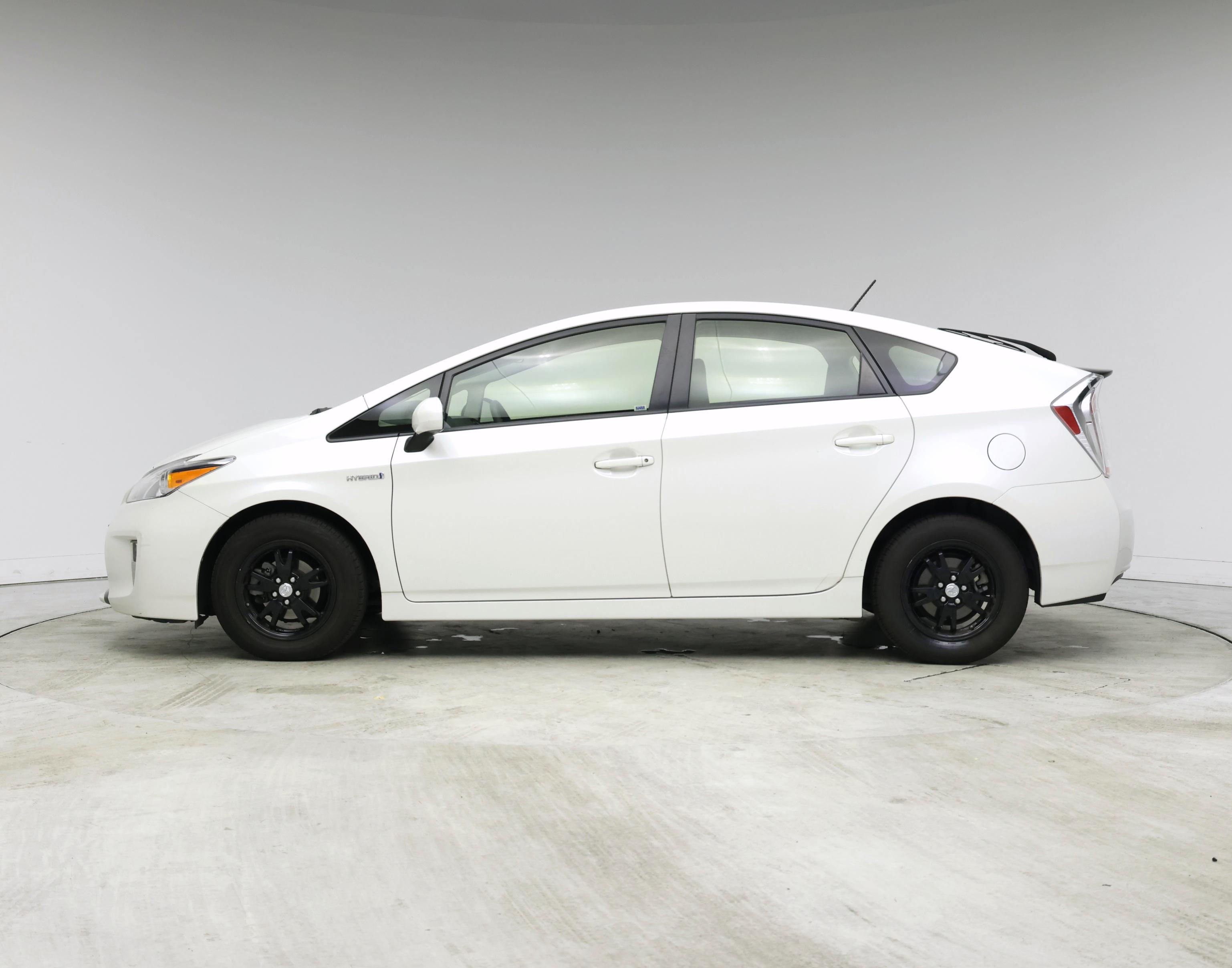 Thumbnail: 2015 Toyota Prius - 3