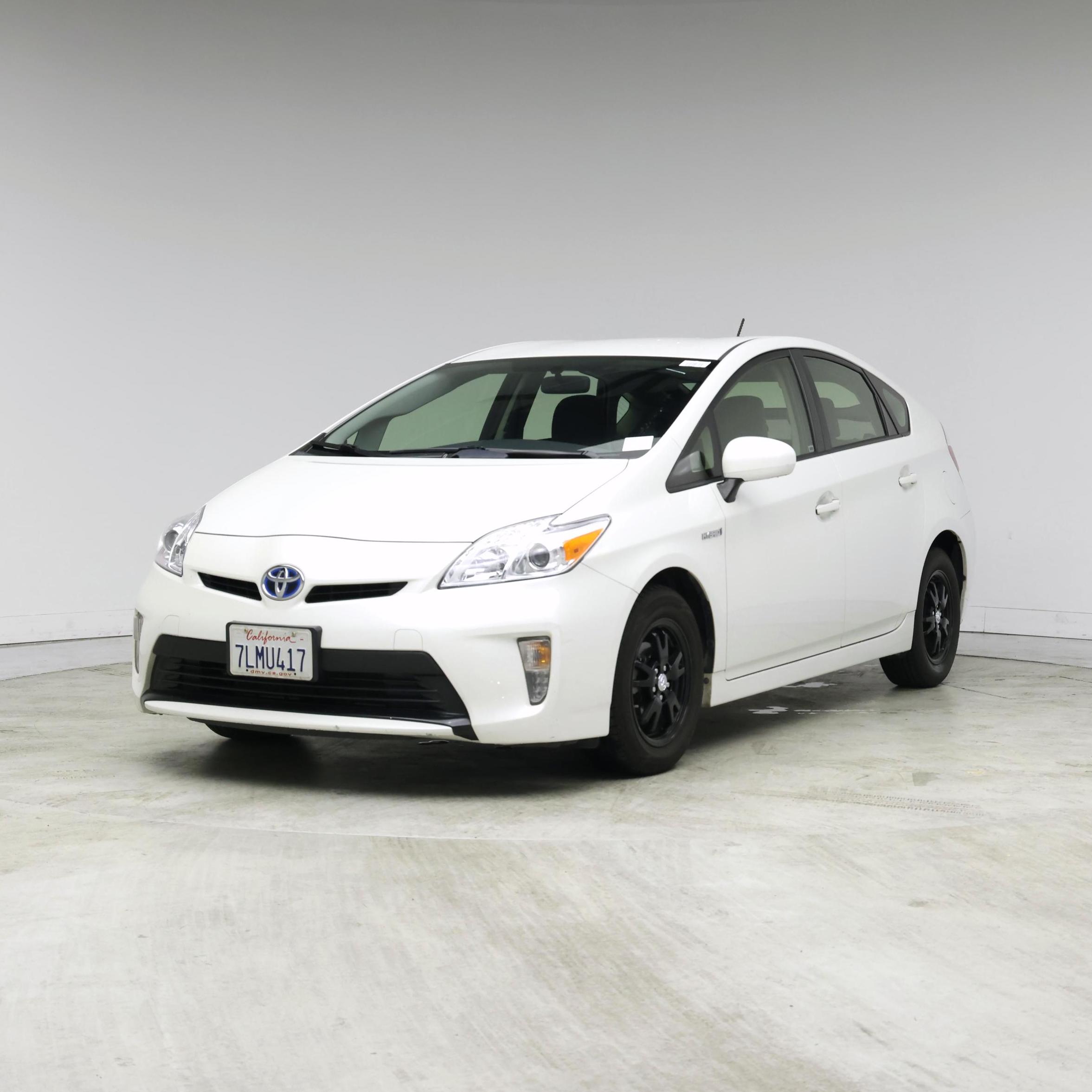 Thumbnail: 2015 Toyota Prius - 4