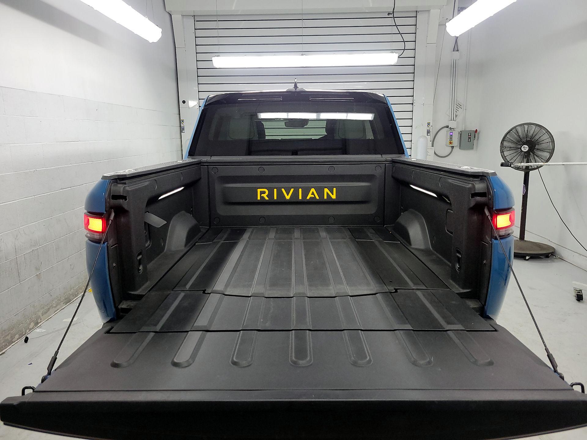 Thumbnail: 2022 Rivian R1T - 18