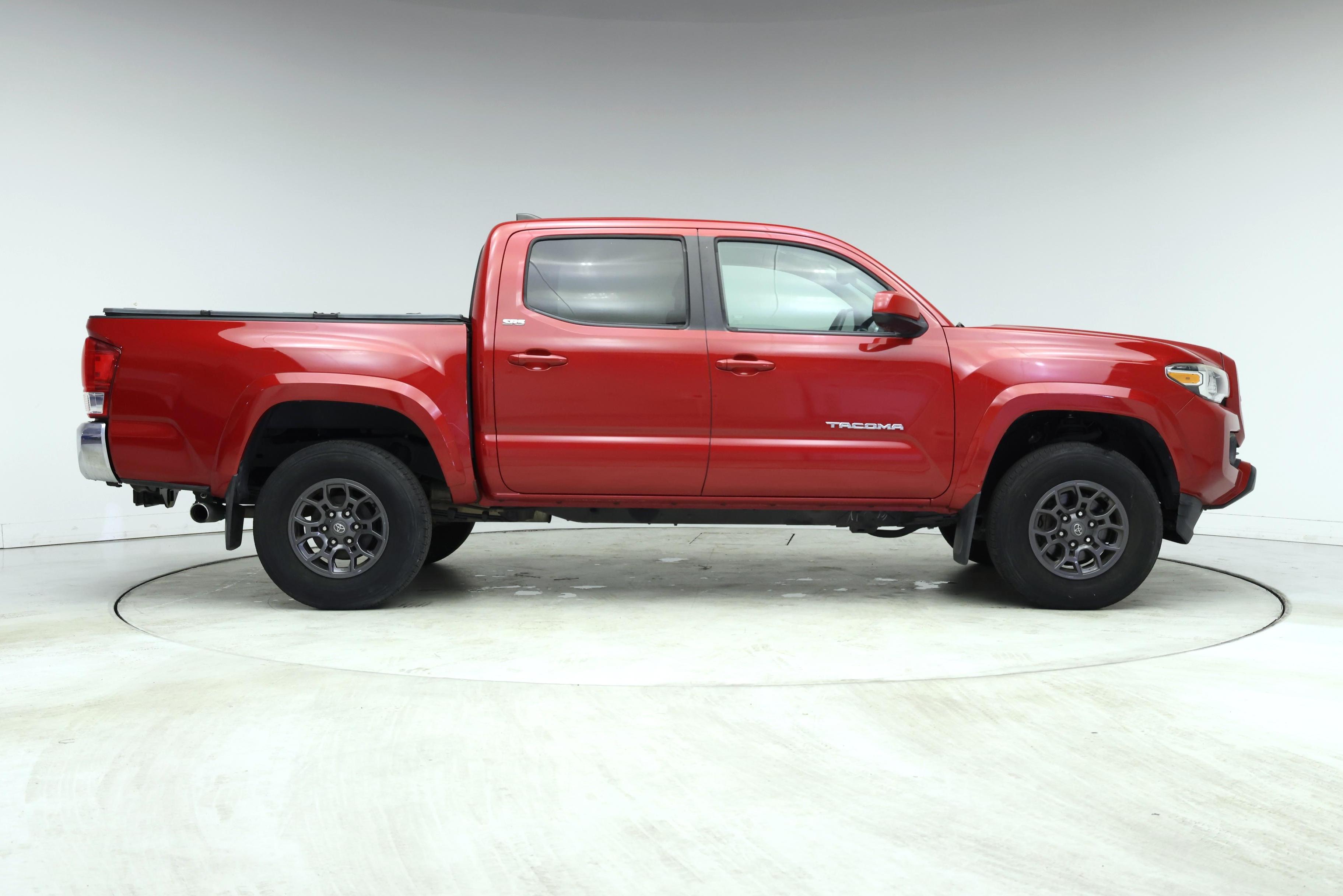 Thumbnail: 2017 Toyota Tacoma - 7