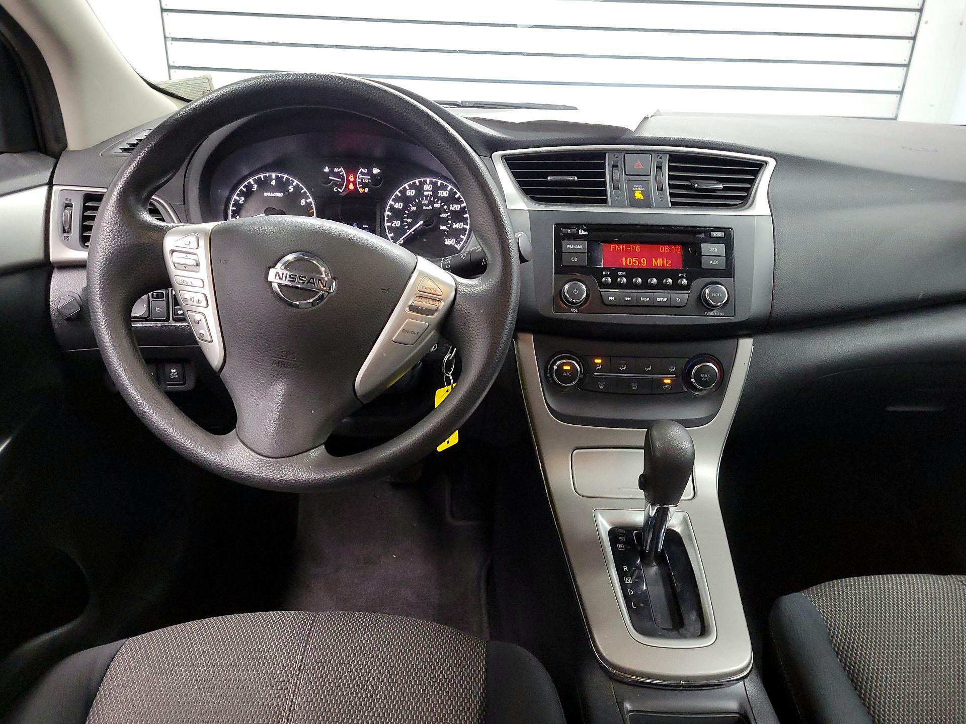 Thumbnail: 2015 Nissan Sentra - 9