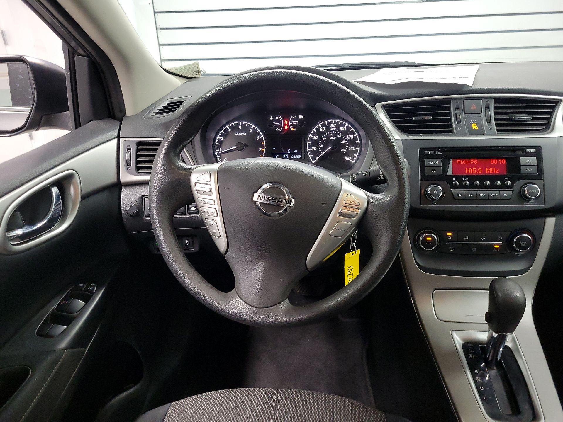 Thumbnail: 2015 Nissan Sentra - 10