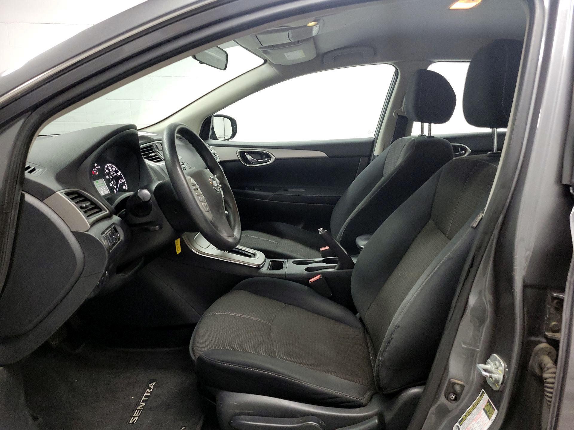 Thumbnail: 2015 Nissan Sentra - 11