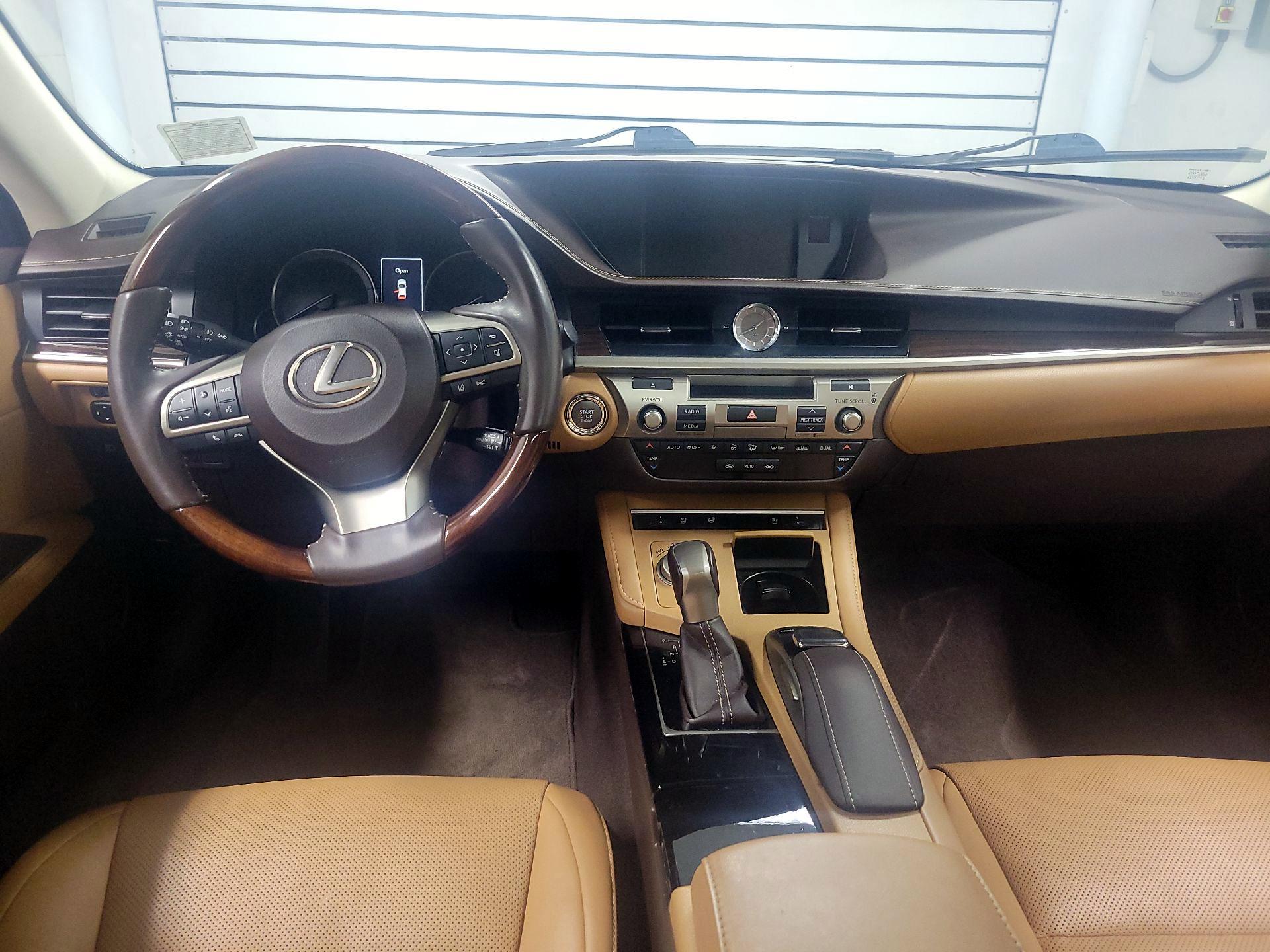 Thumbnail: 2016 Lexus ES - 9
