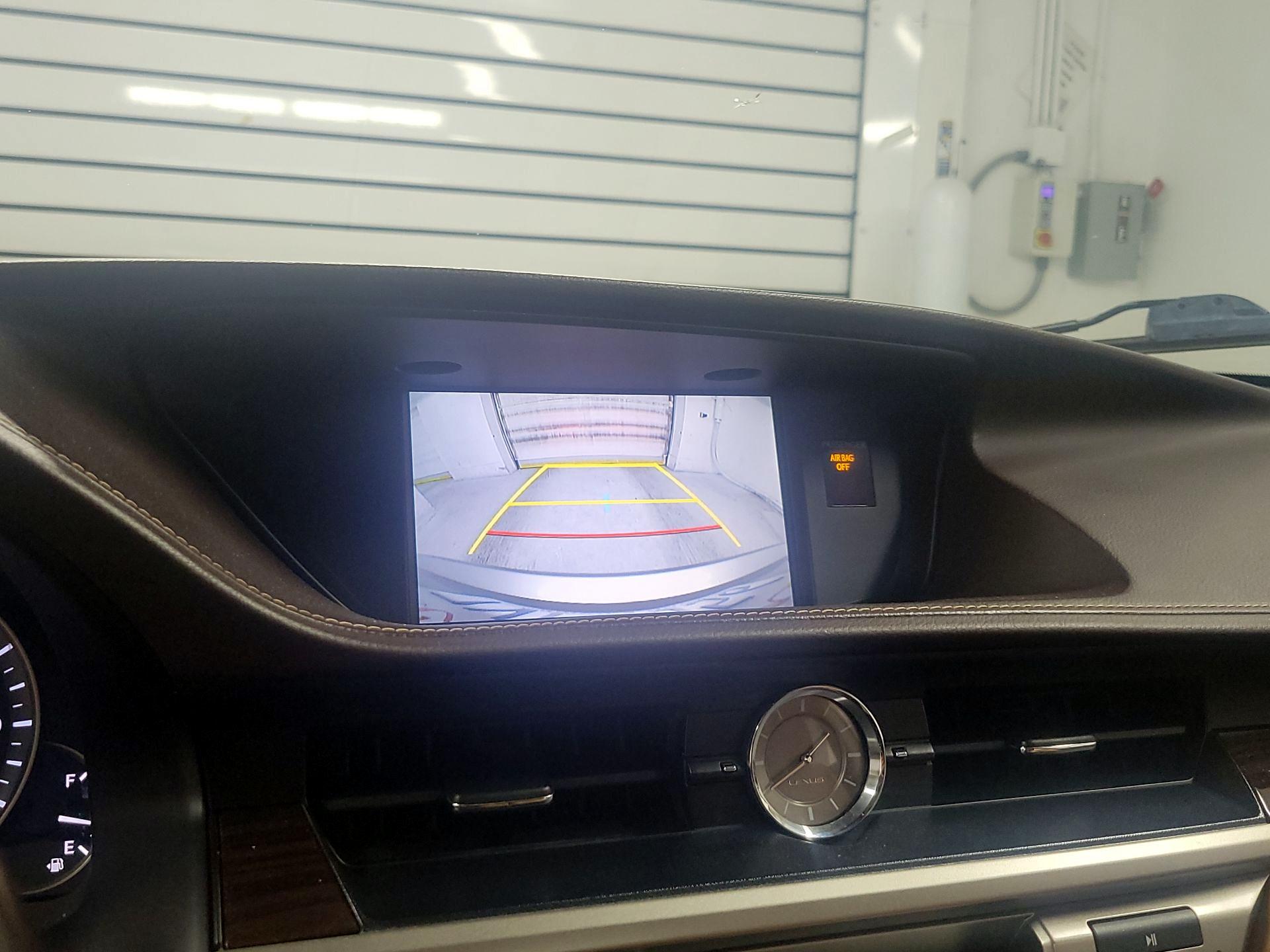 Thumbnail: 2016 Lexus ES - 14
