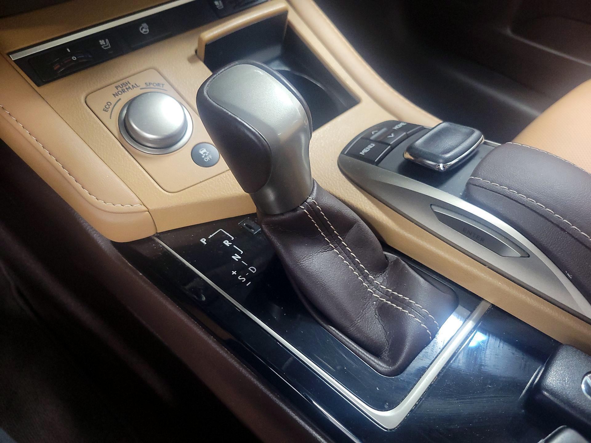Thumbnail: 2016 Lexus ES - 17