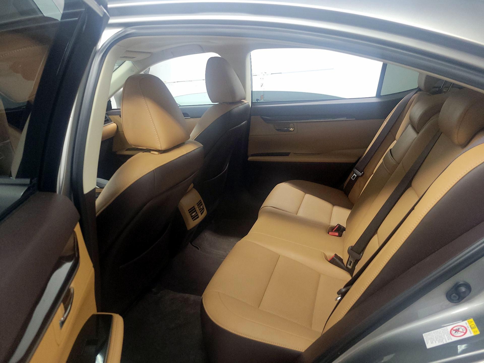 Thumbnail: 2016 Lexus ES - 19