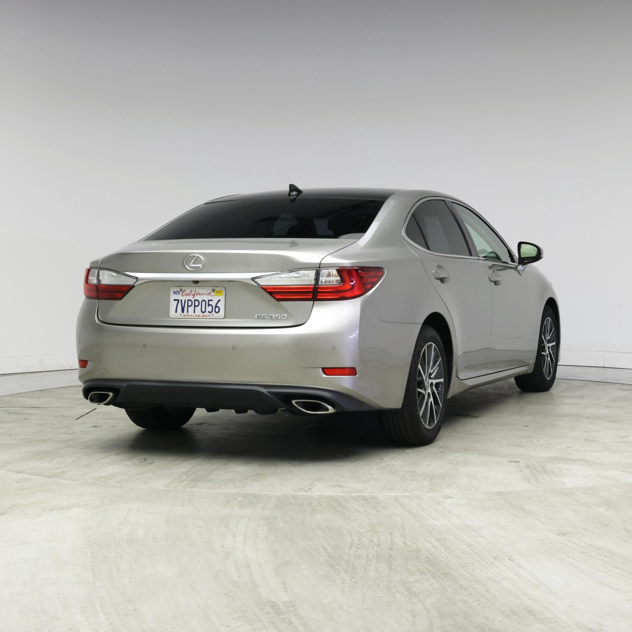 Thumbnail: 2016 Lexus ES - 8
