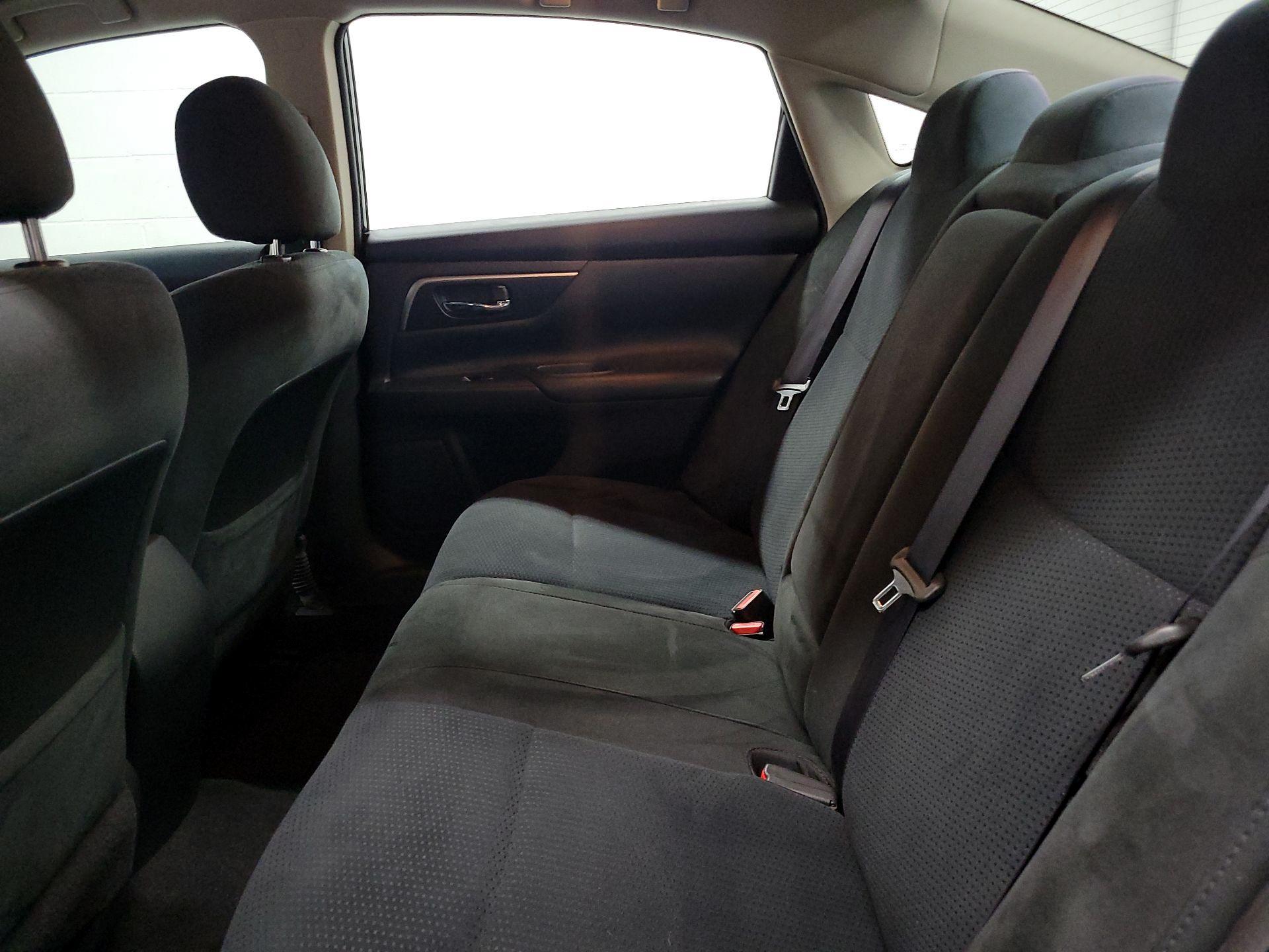 Thumbnail: 2015 Nissan Altima - 17