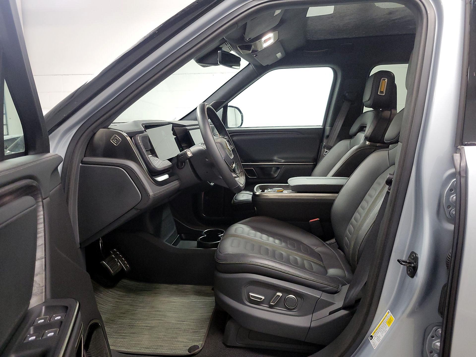 Thumbnail: 2023 Rivian R1T - 11