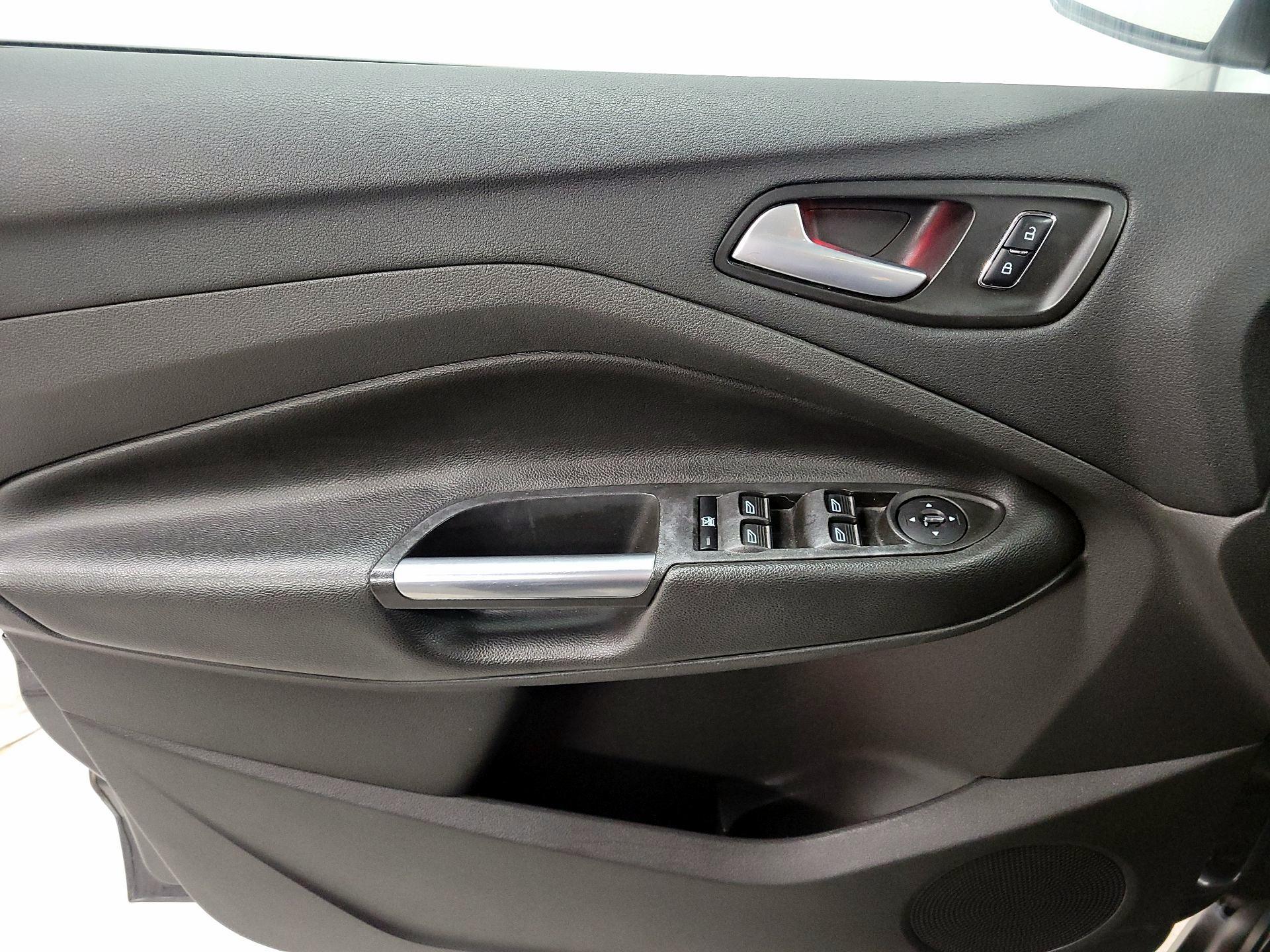 Thumbnail: 2016 Ford C-Max - 12