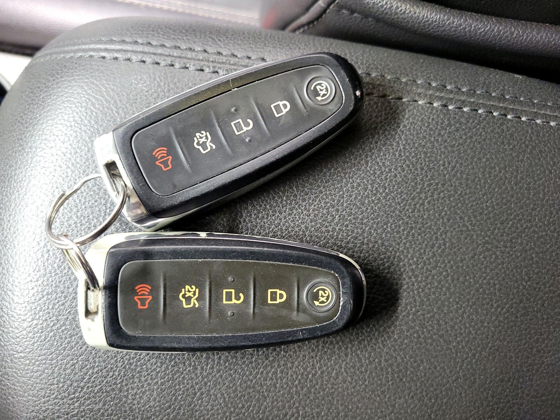 Thumbnail: 2016 Ford C-Max - 20