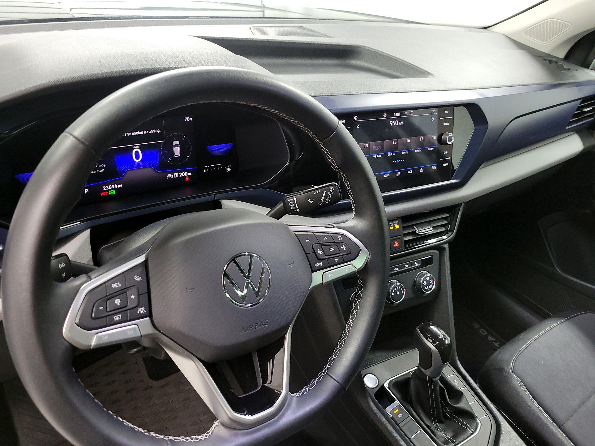 Thumbnail: 2022 Volkswagen Taos - 9
