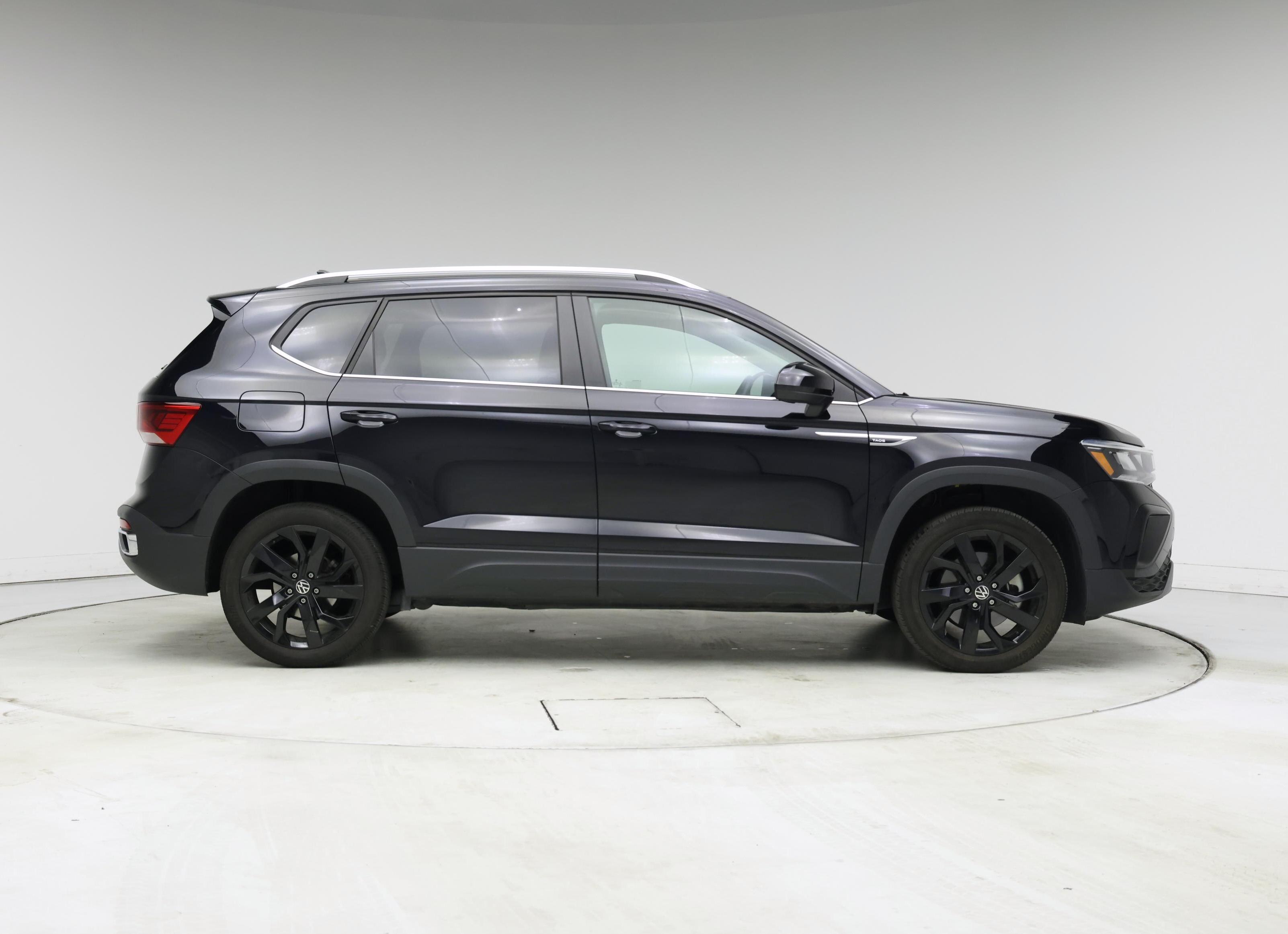 Thumbnail: 2022 Volkswagen Taos - 7