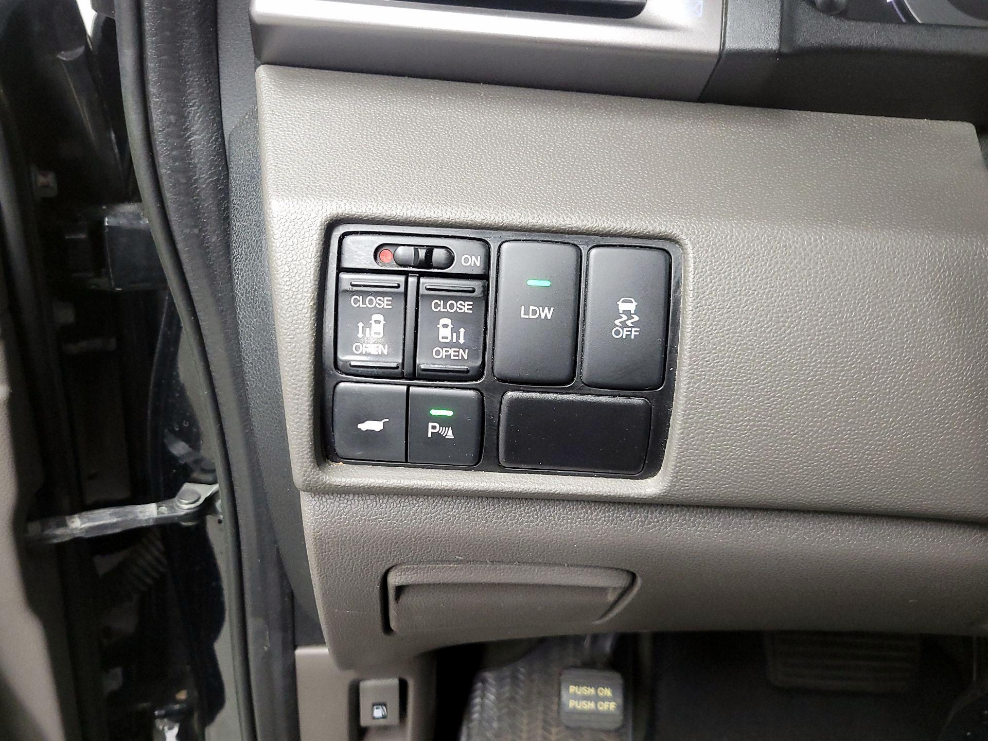 Thumbnail: 2016 Honda Odyssey - 13