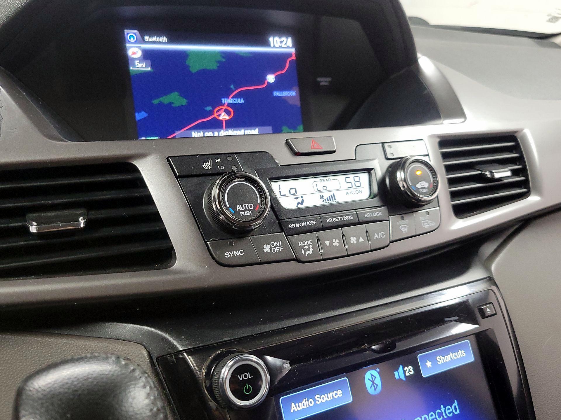 Thumbnail: 2016 Honda Odyssey - 17