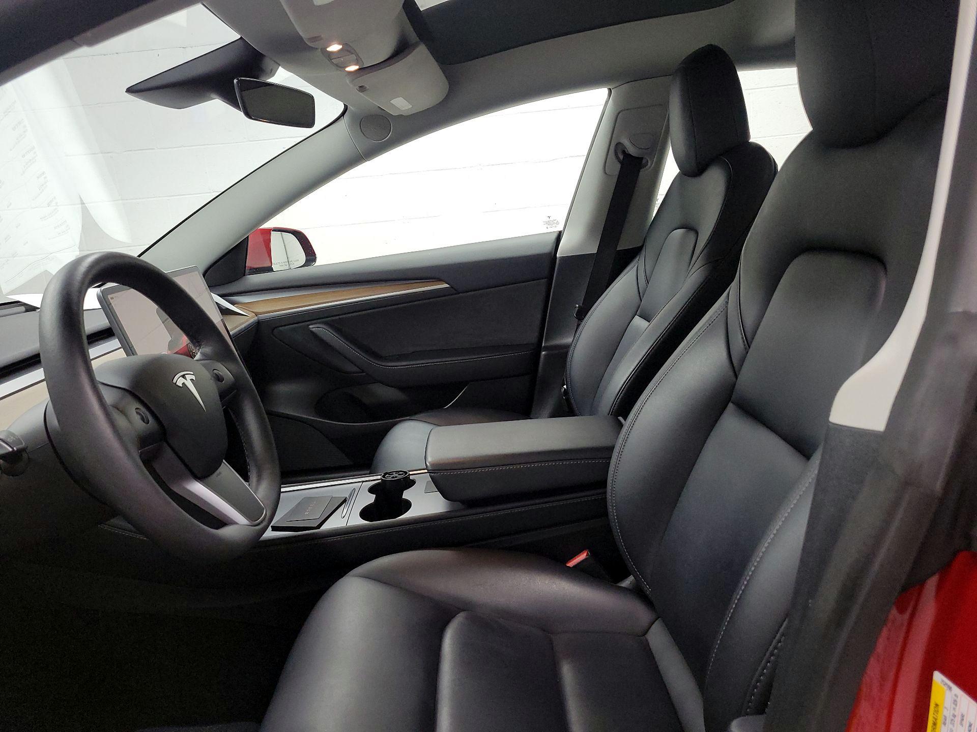 Thumbnail: 2022 Tesla Model 3 - 11
