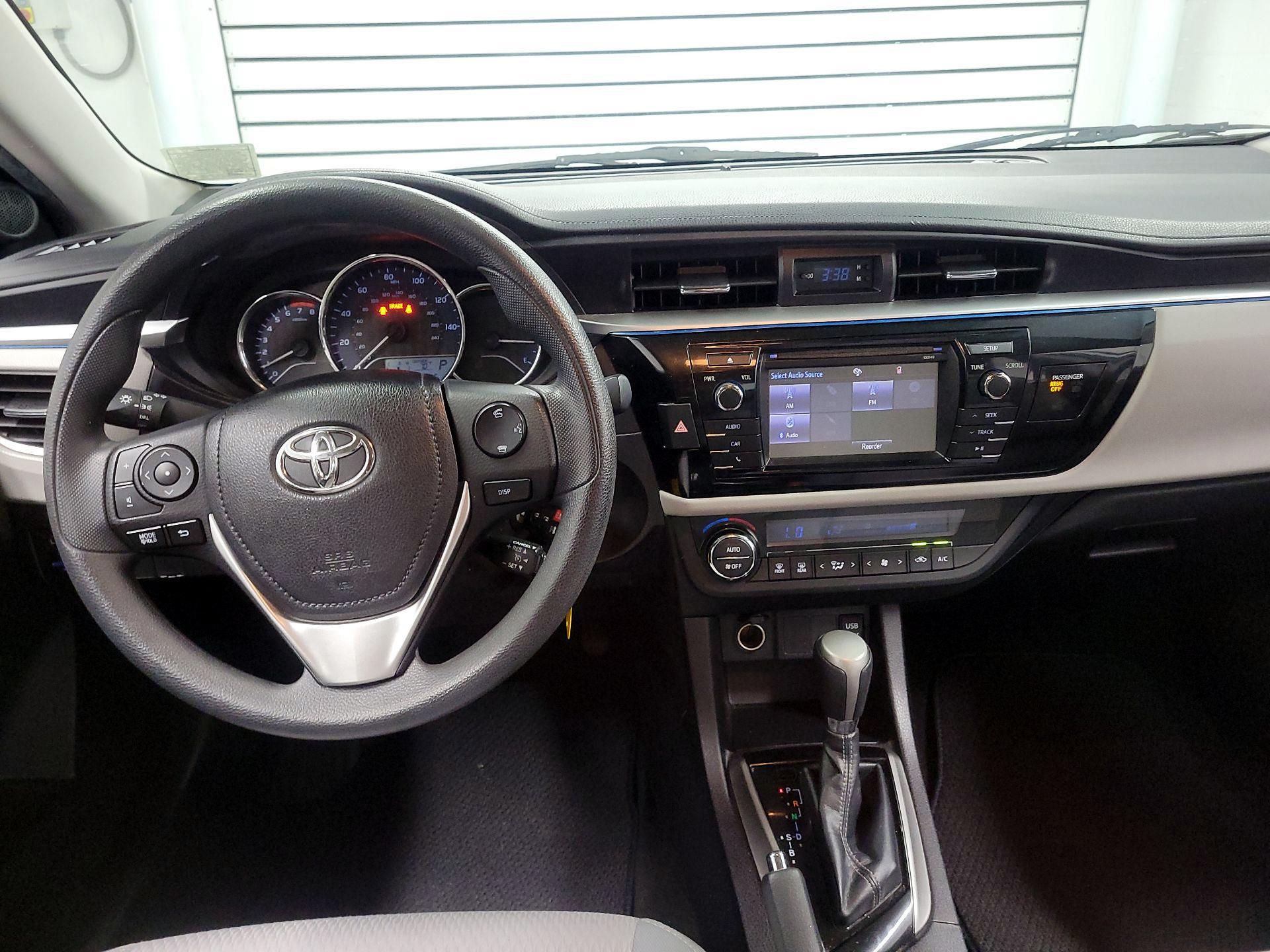 Thumbnail: 2015 Toyota Corolla - 9