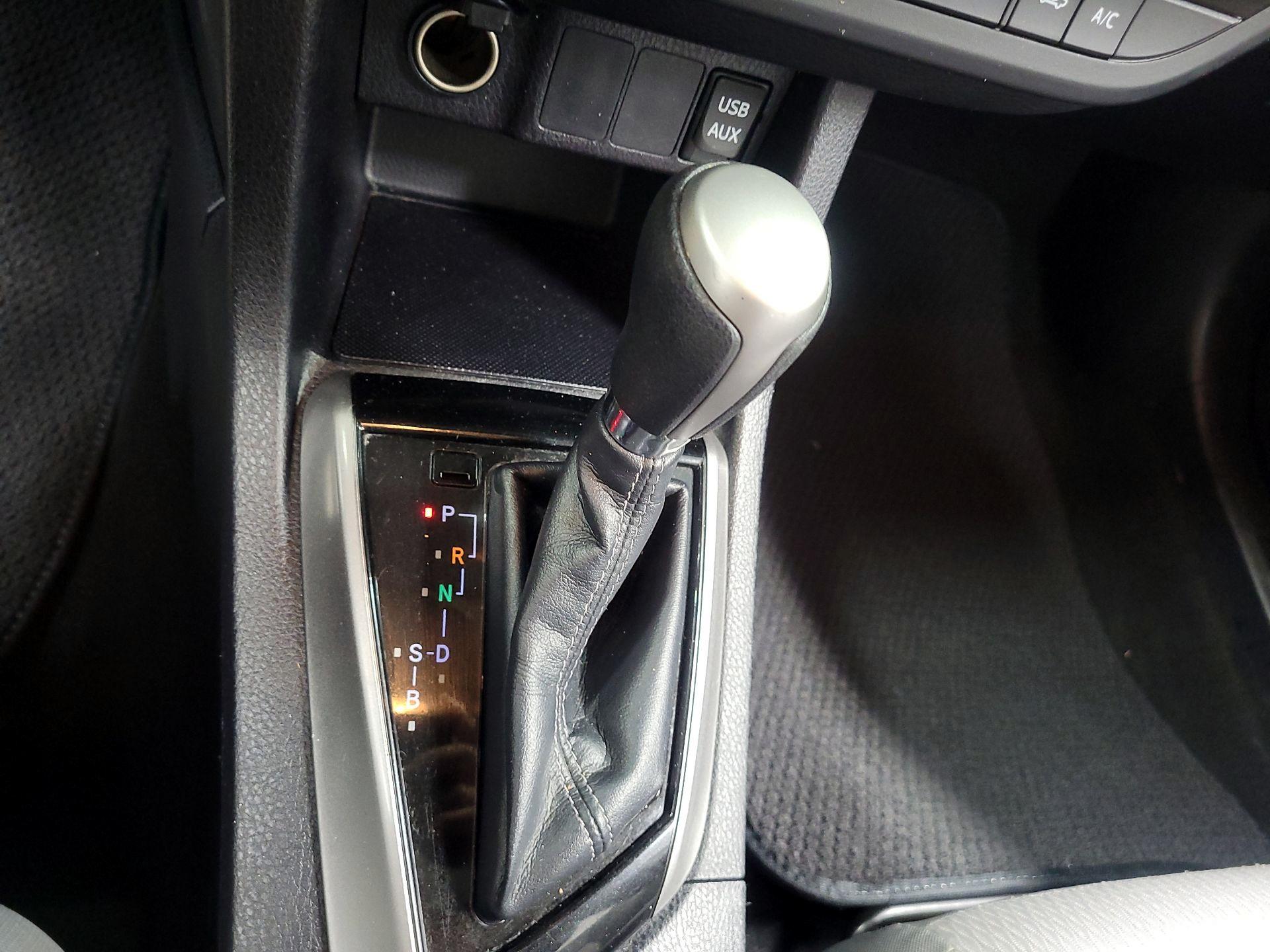 Thumbnail: 2015 Toyota Corolla - 16