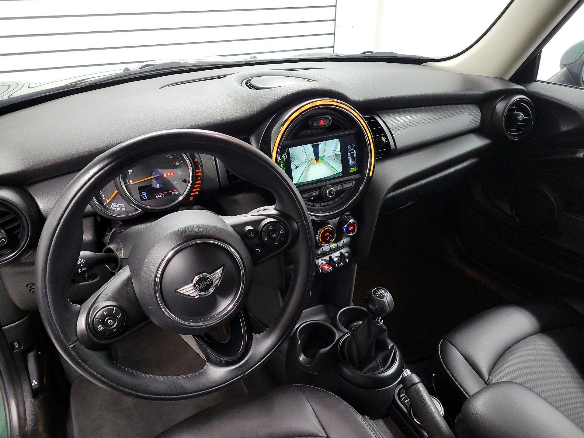 Thumbnail: 2017 MINI Cooper Hardtop - 9