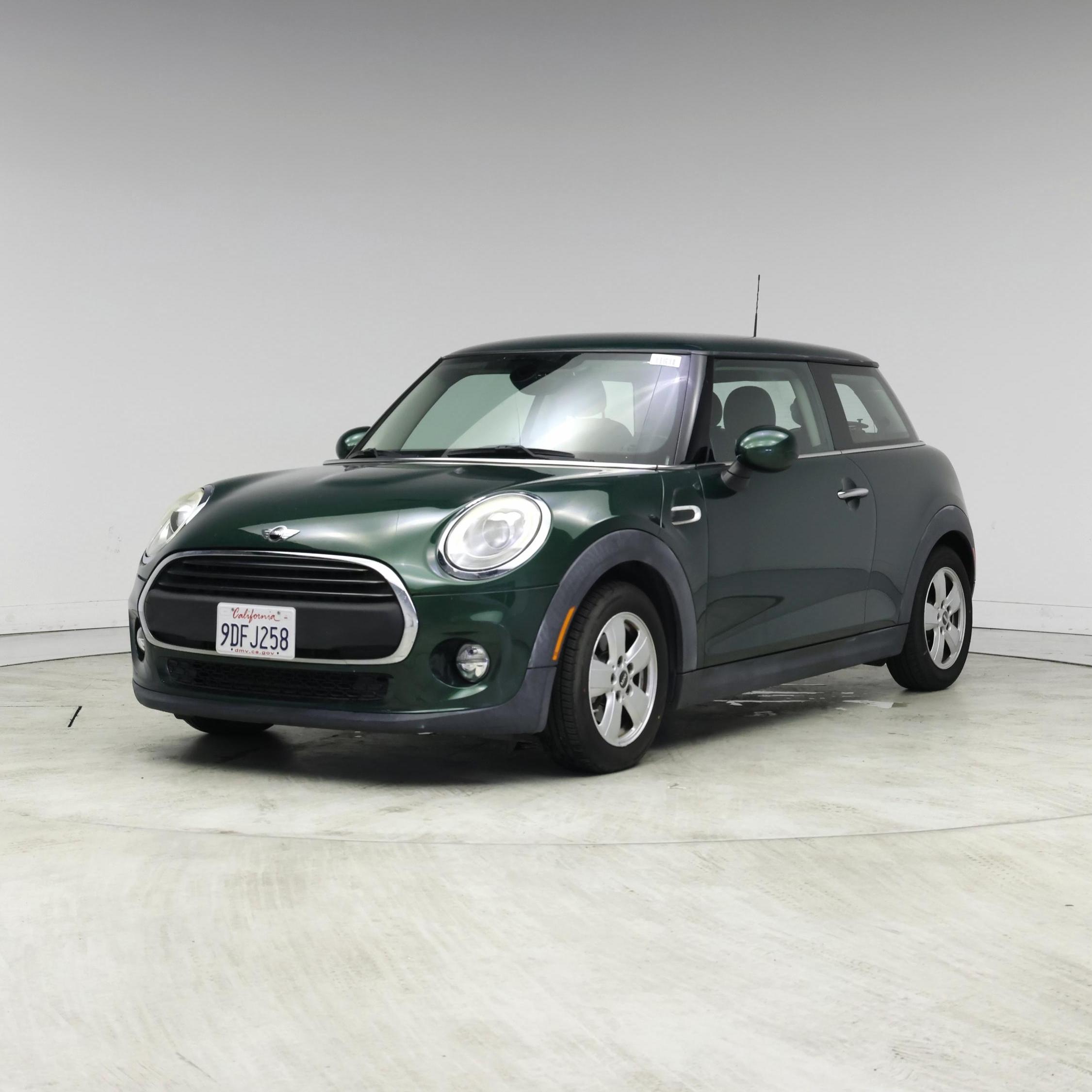 Thumbnail: 2017 MINI Cooper Hardtop - 4