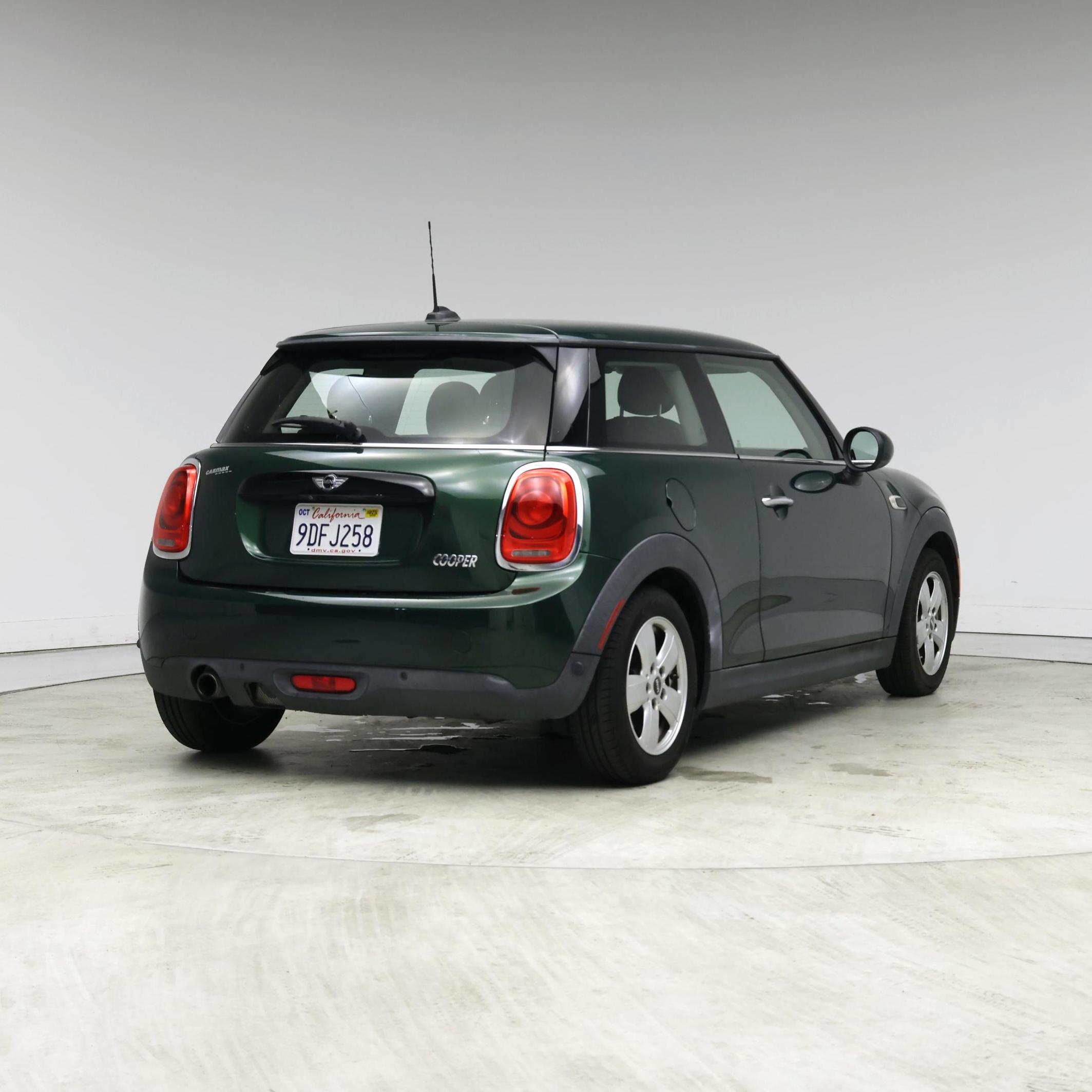 Thumbnail: 2017 MINI Cooper Hardtop - 8