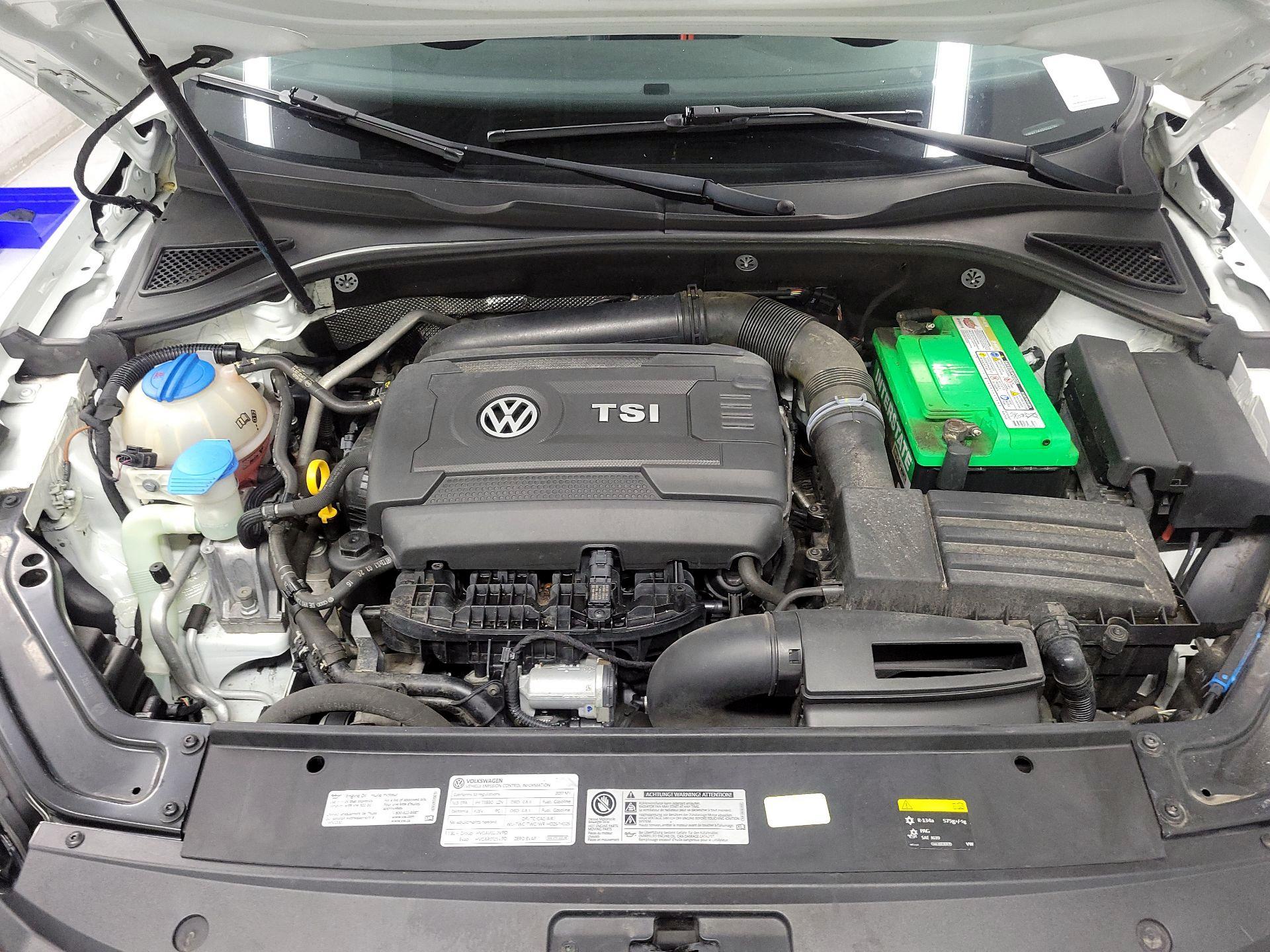 Thumbnail: 2017 Volkswagen Passat - 19