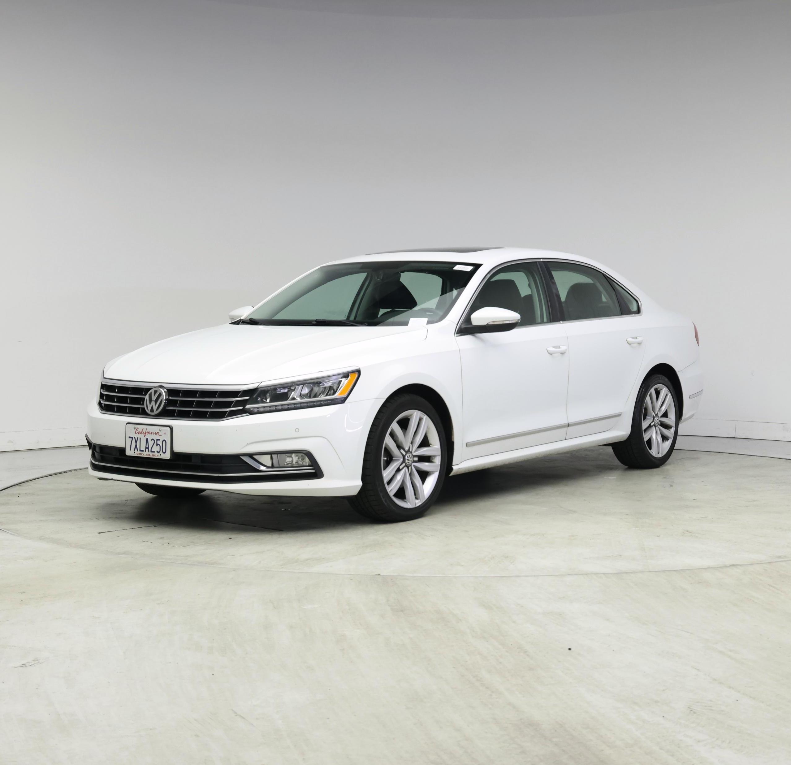 Thumbnail: 2017 Volkswagen Passat - 4