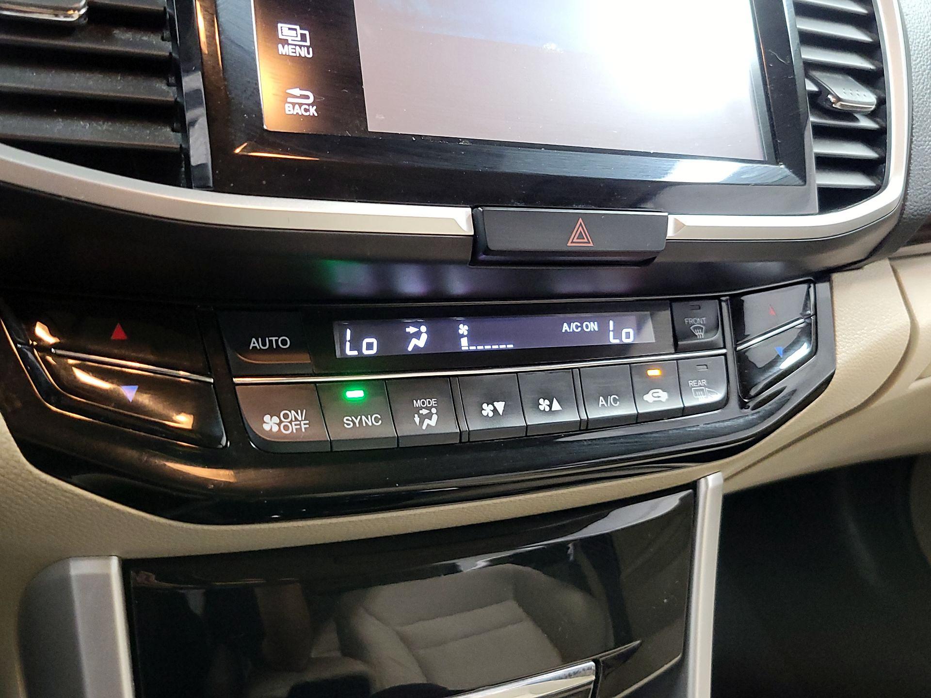 Thumbnail: 2016 Honda Accord - 15
