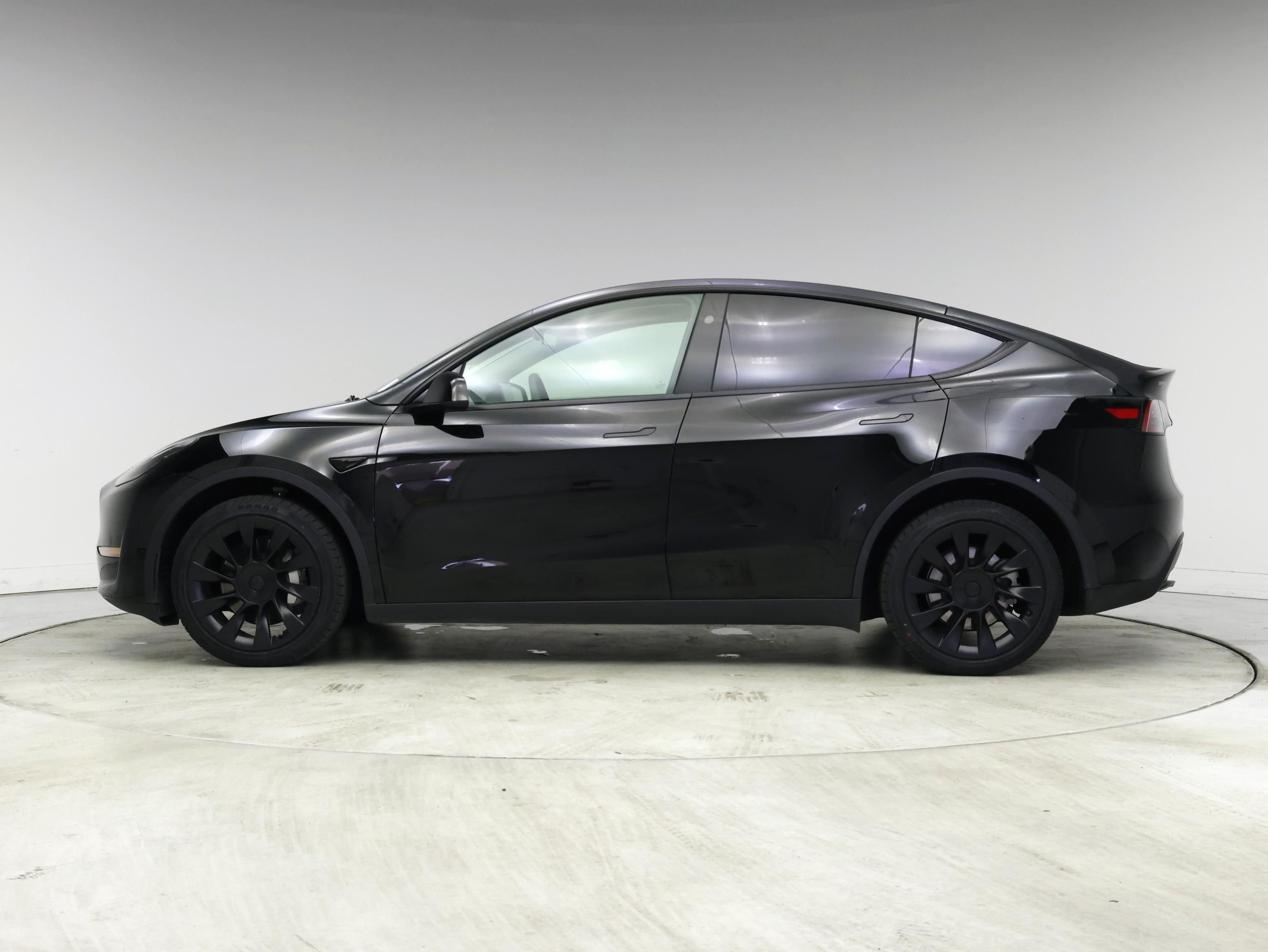 Thumbnail: 2023 Tesla Model Y - 3