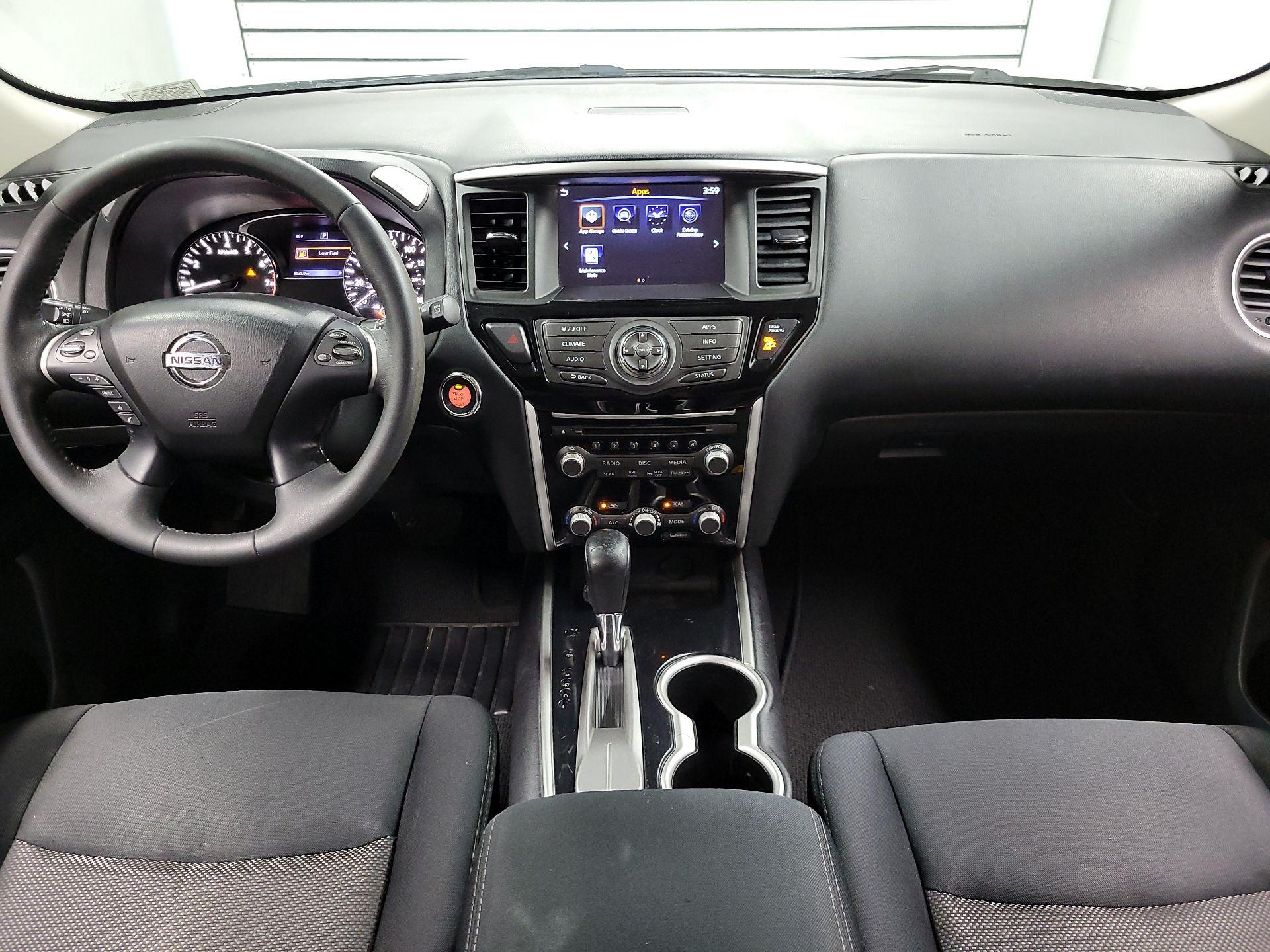 Thumbnail: 2017 Nissan Pathfinder - 9