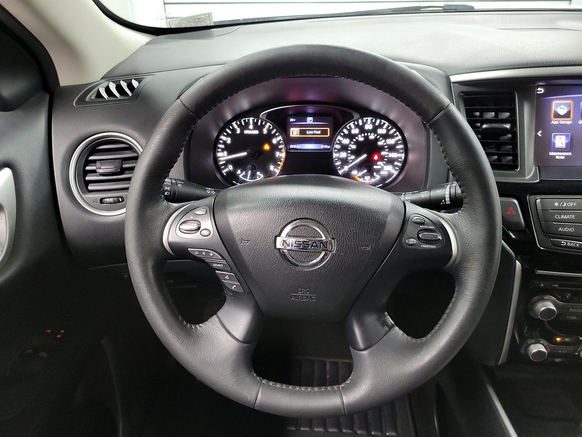 Thumbnail: 2017 Nissan Pathfinder - 10