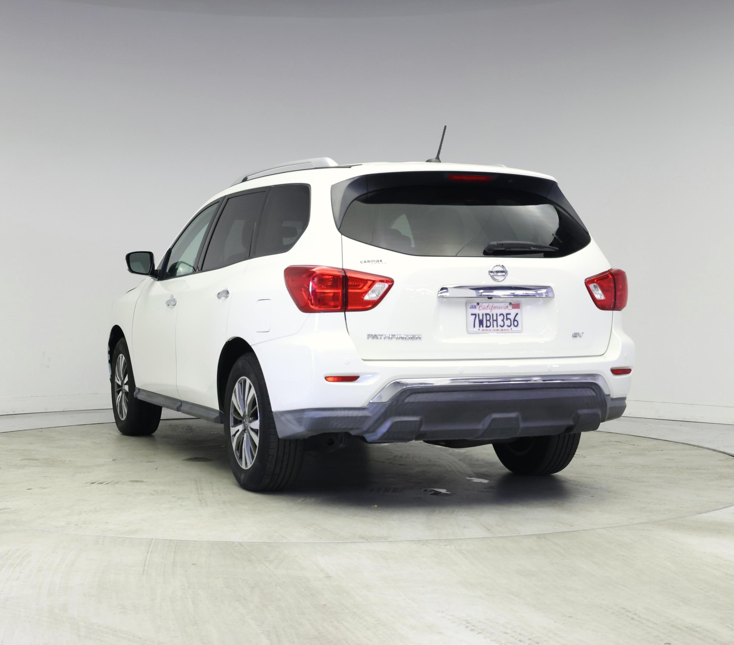 Thumbnail: 2017 Nissan Pathfinder - 2