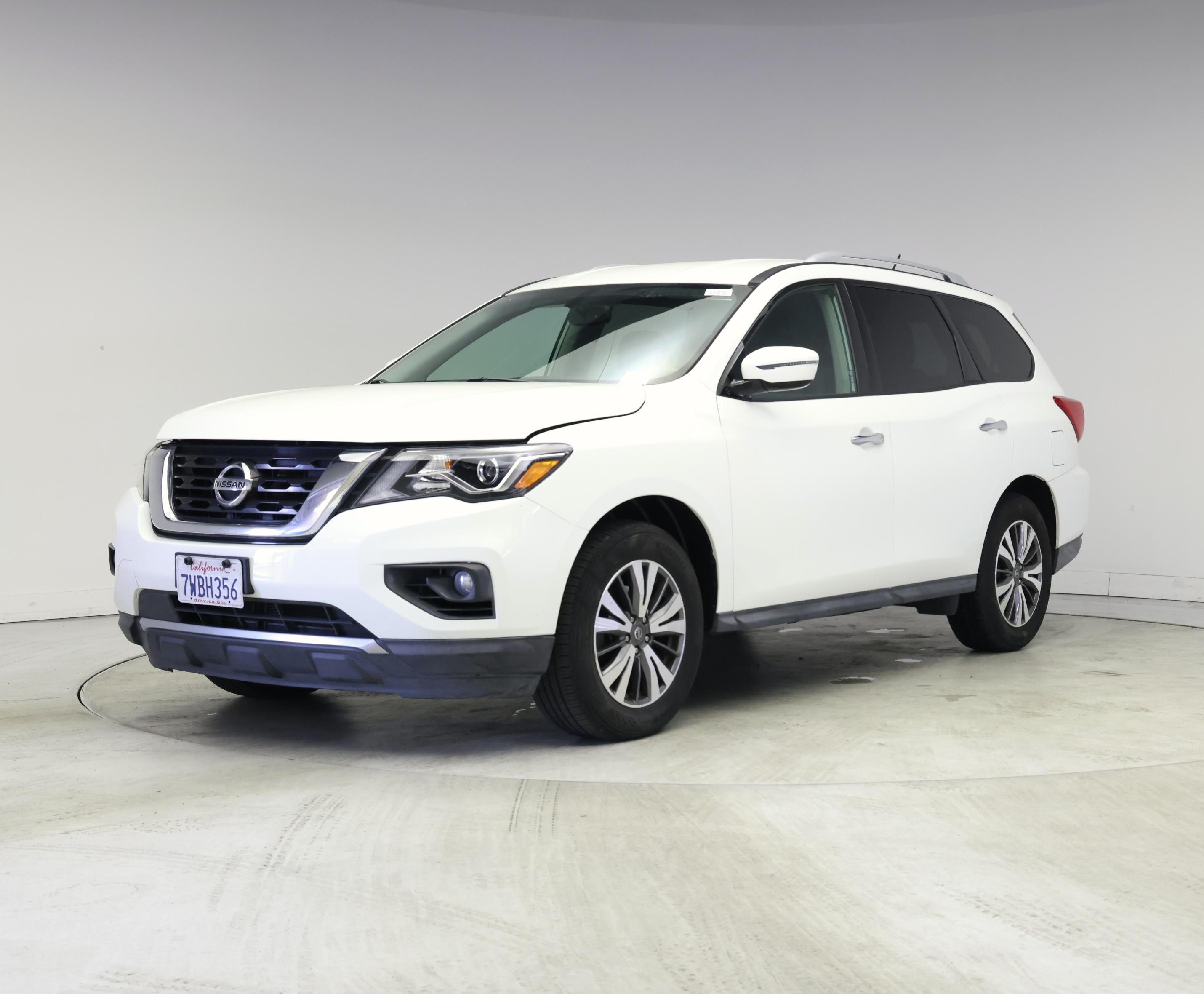 Thumbnail: 2017 Nissan Pathfinder - 4