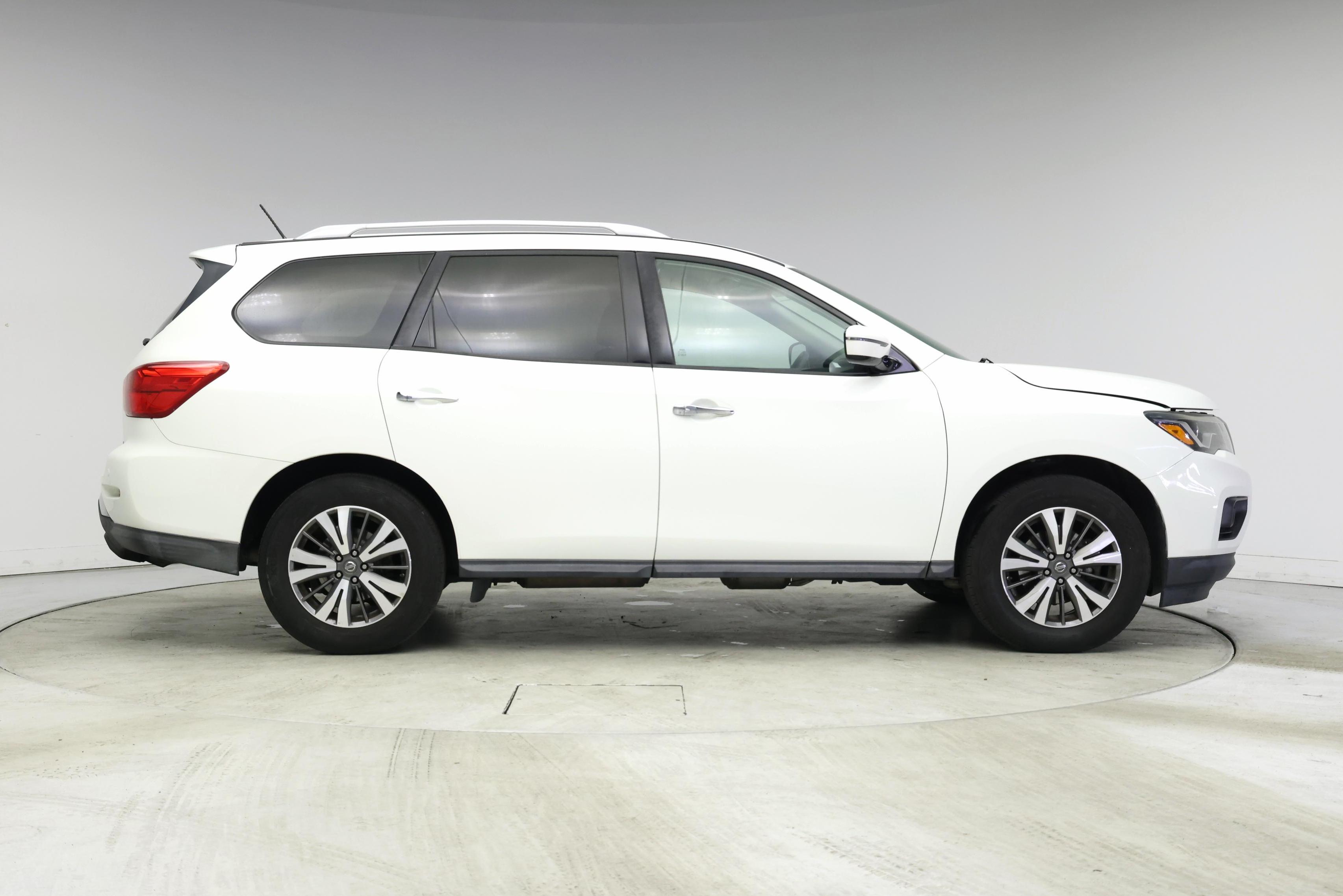 Thumbnail: 2017 Nissan Pathfinder - 7